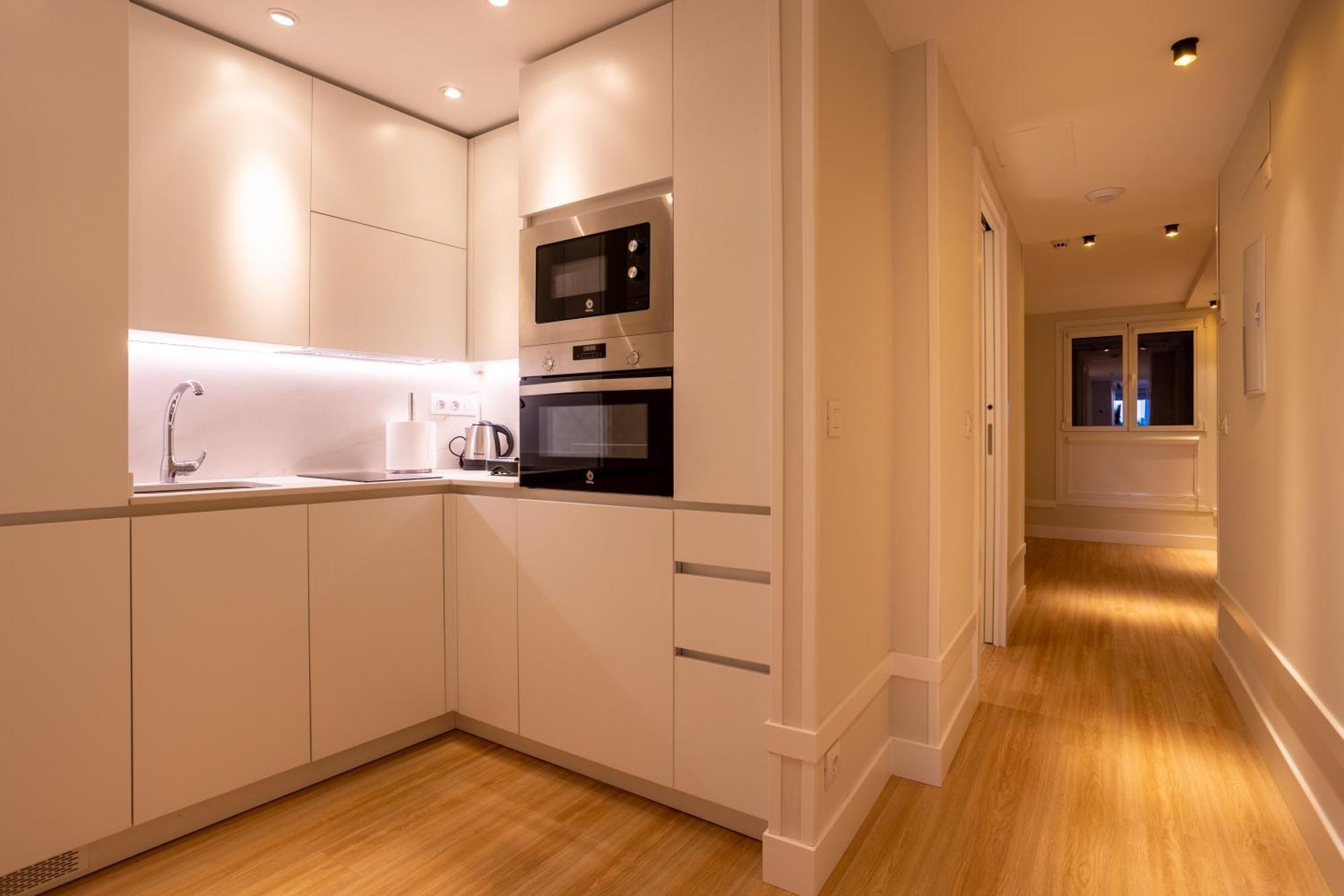 Deluxe One-Bedroom Apartment Harbour View