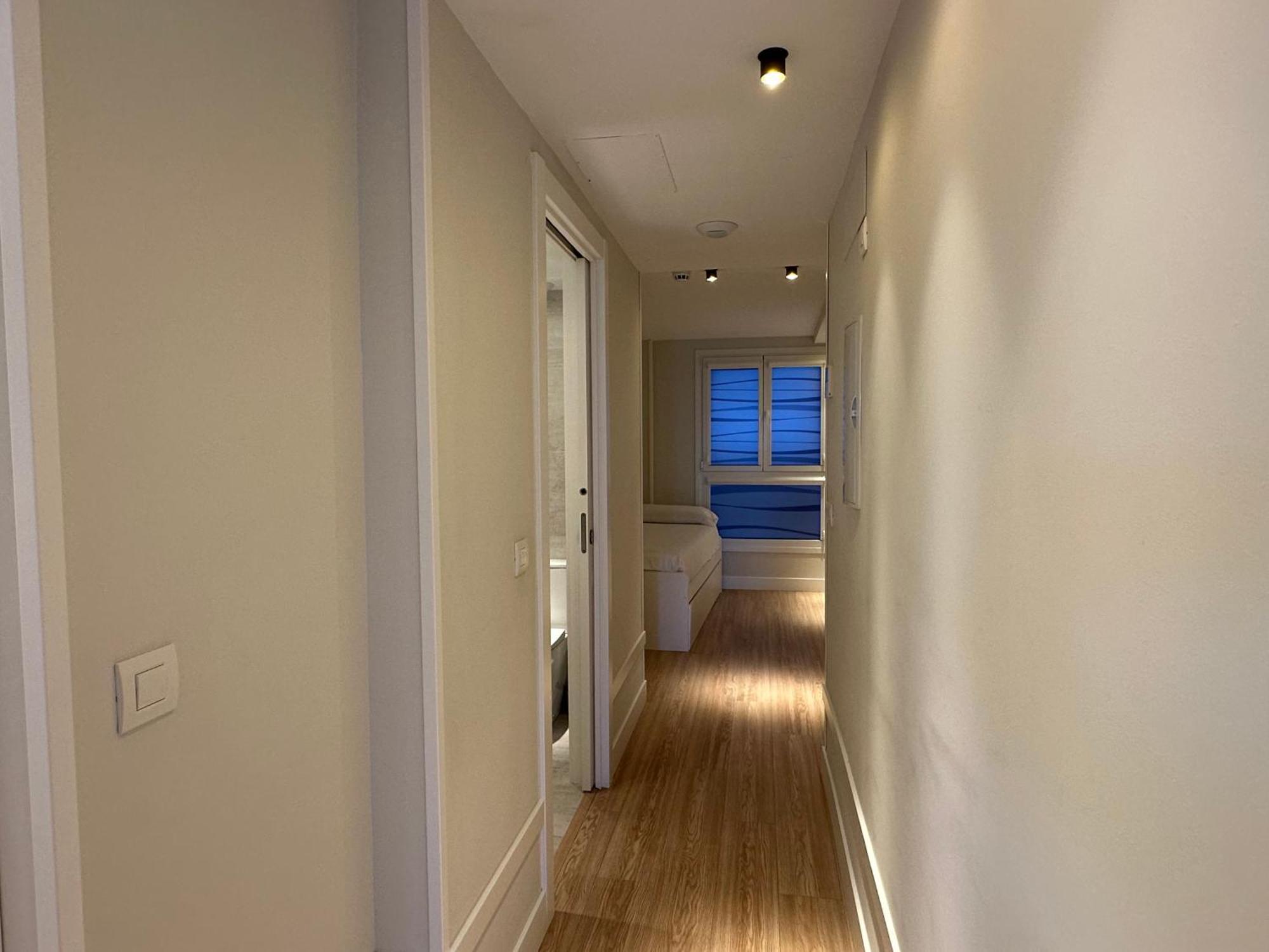 Deluxe One-Bedroom Apartment Harbour View