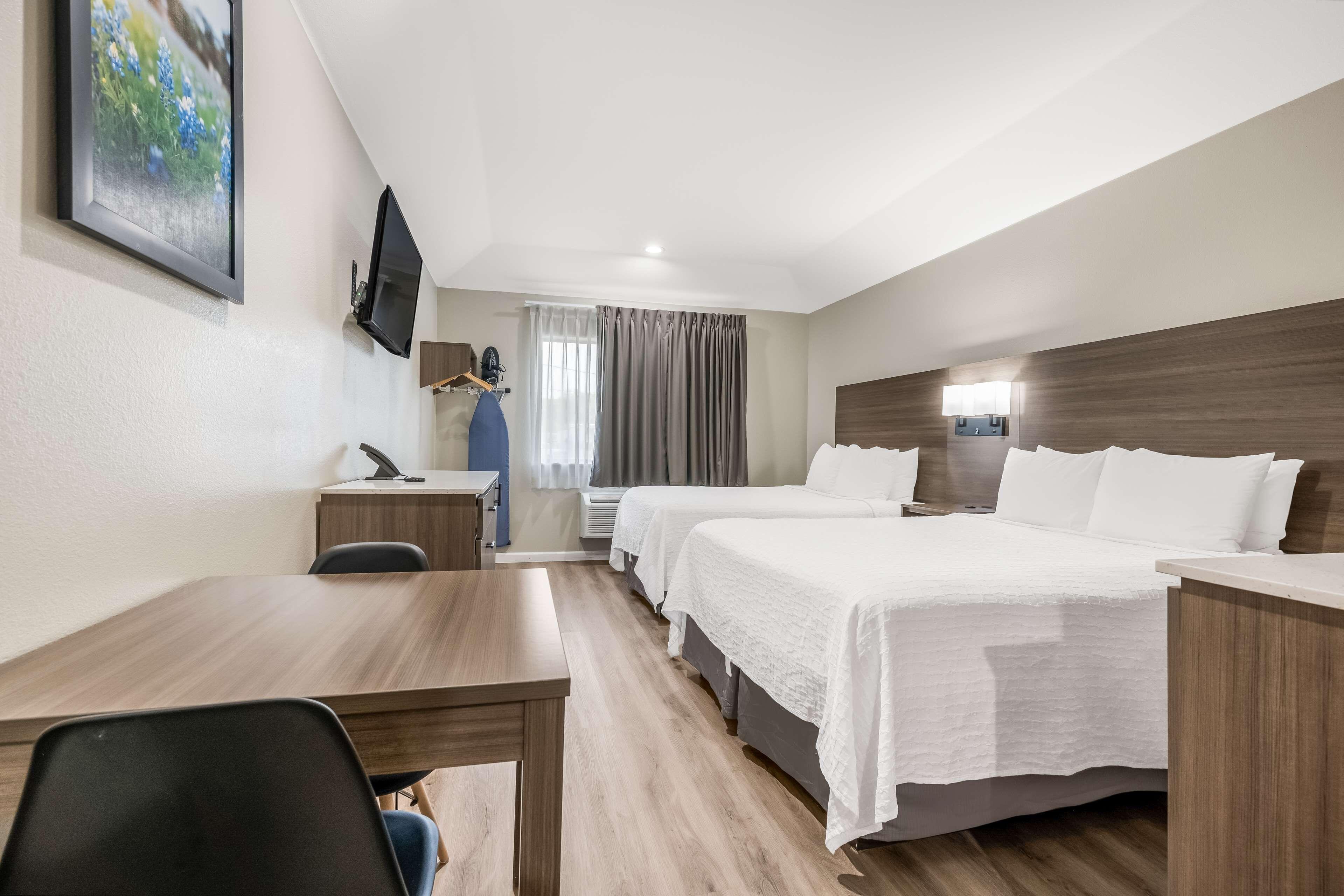 Queen Room Two Queen Beds Kitchenette Non-Smoking