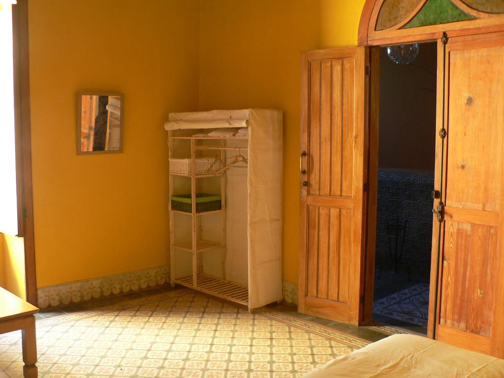 Three-Bedroom House,173678814:JPEG