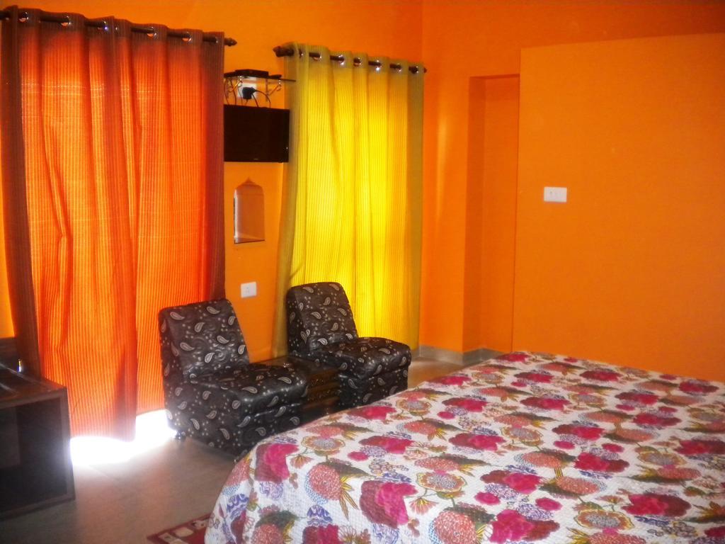 Super Deluxe Room Private Balcony & Ganga View