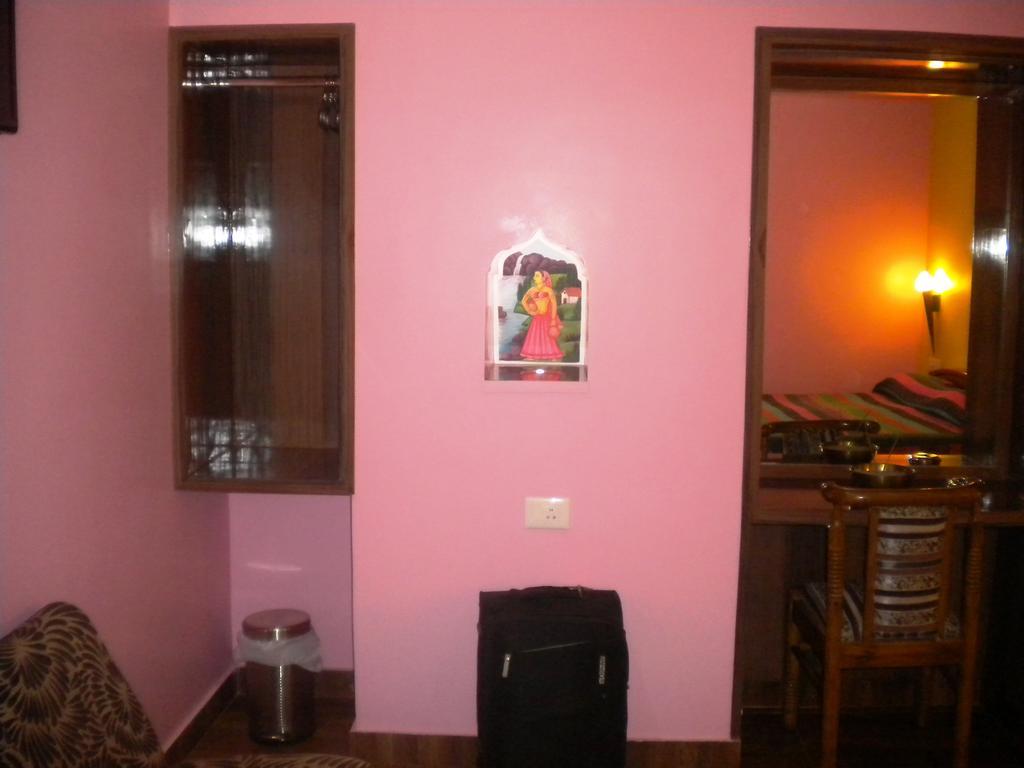 Deluxe Double Deluxe Room with Ganga View and Balcony,173853690:JPEG