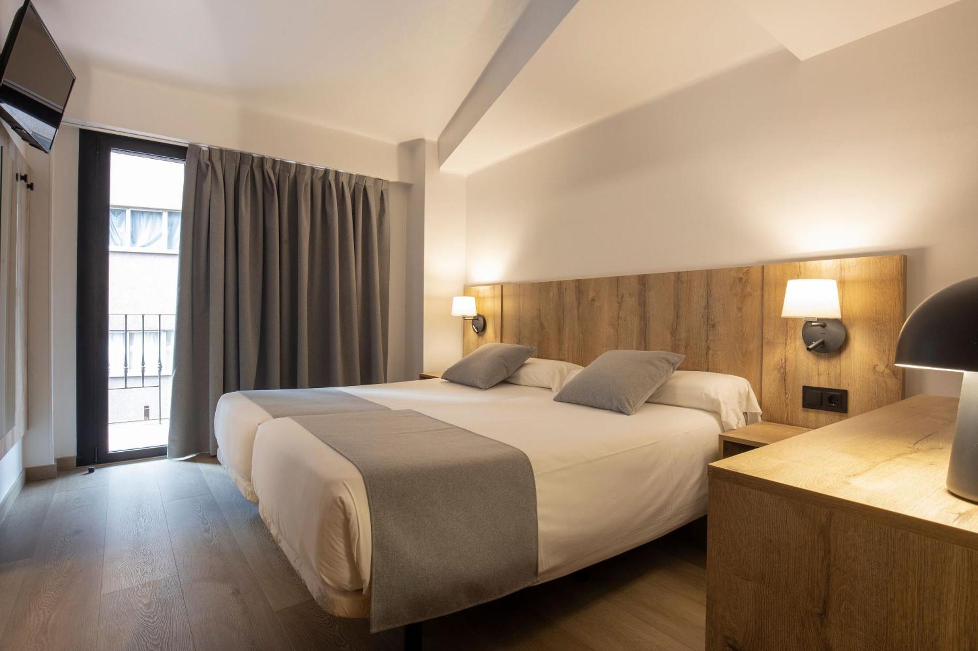 Double or Twin Room,1739360408:JPEG
