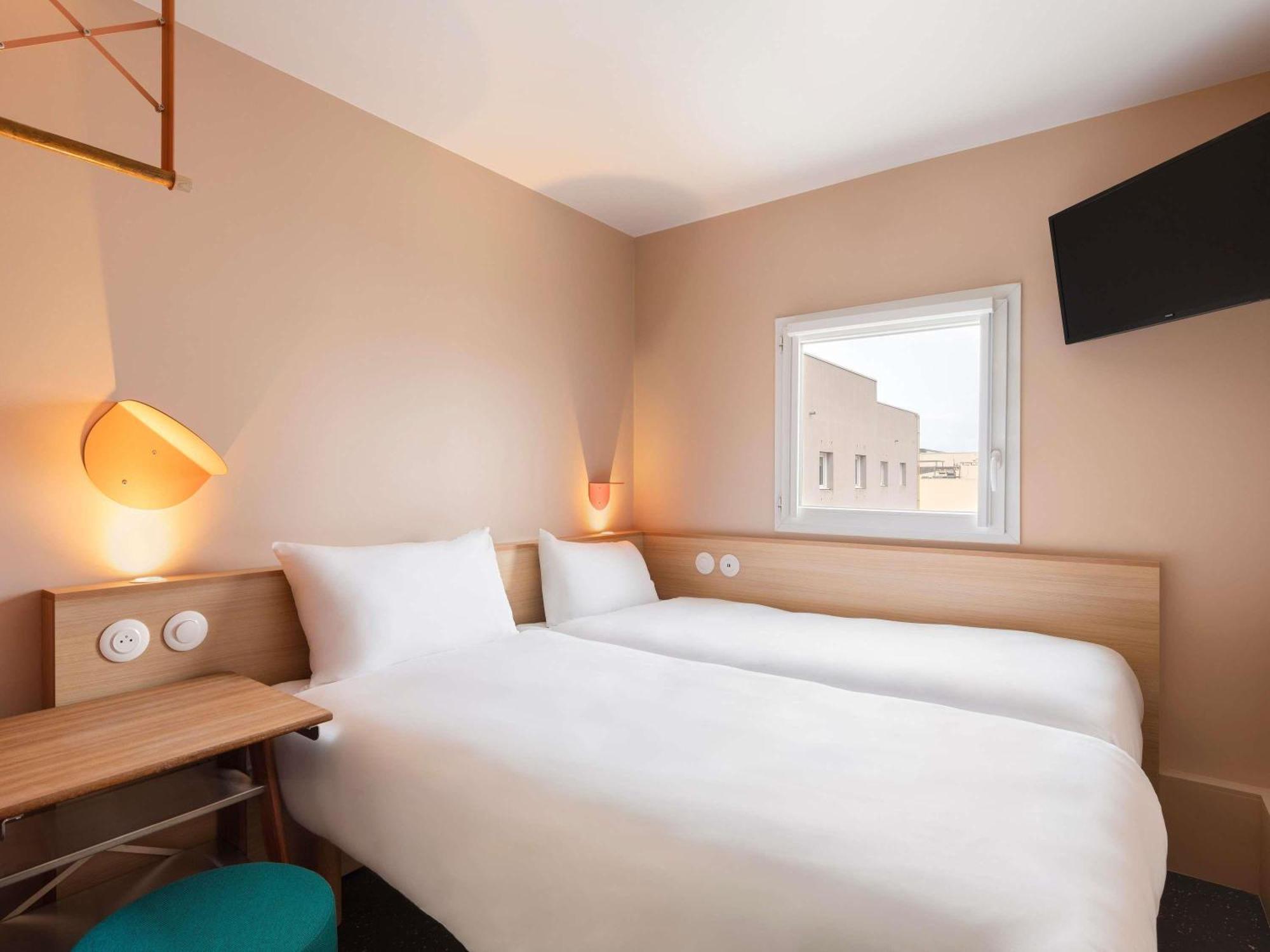 POP Twin Room