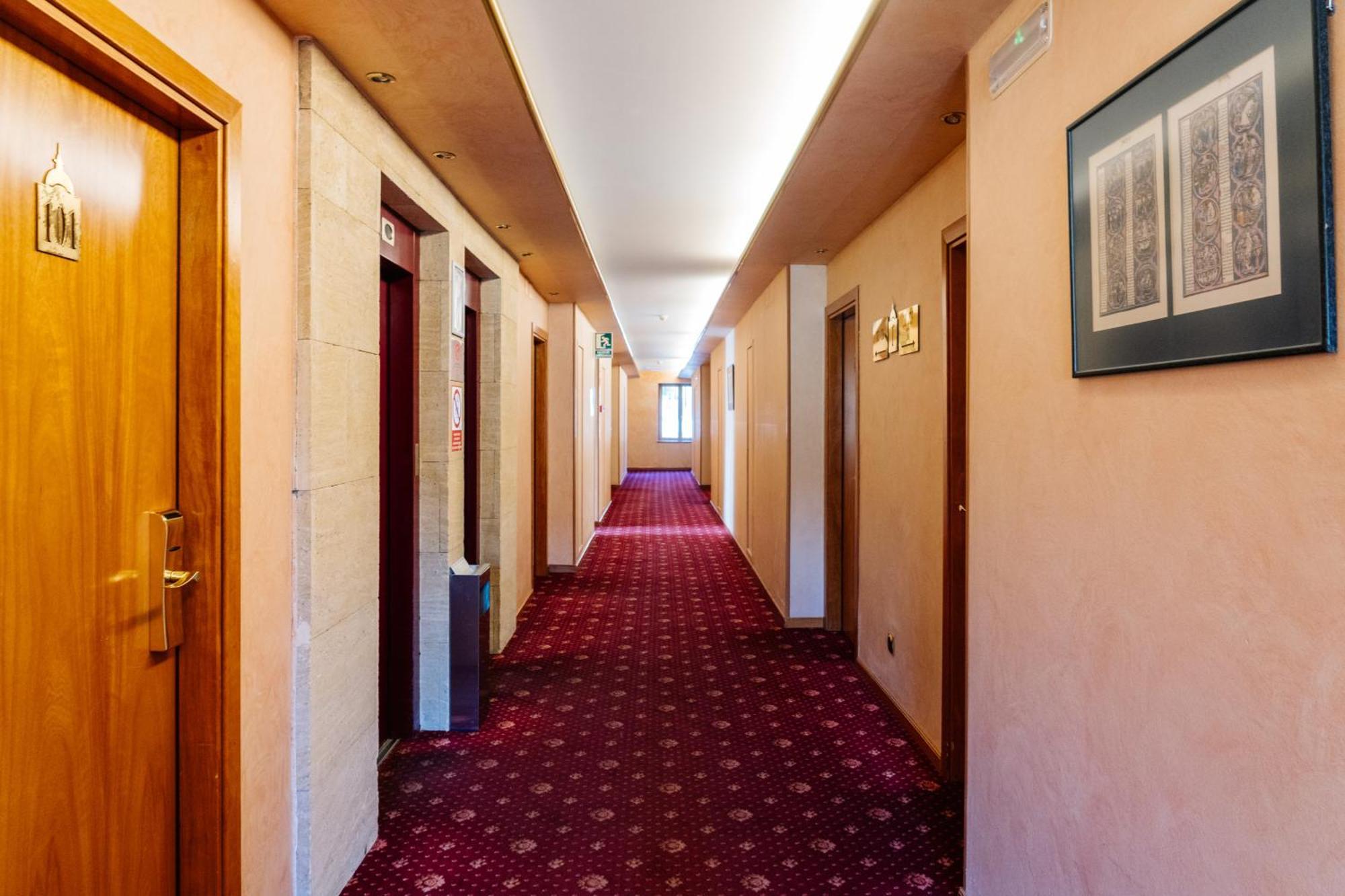 Double or Twin Room Views,1739364161:JPEG
