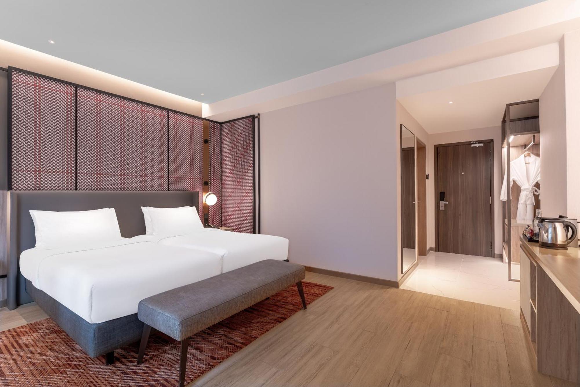 Deluxe Room Twin Beds