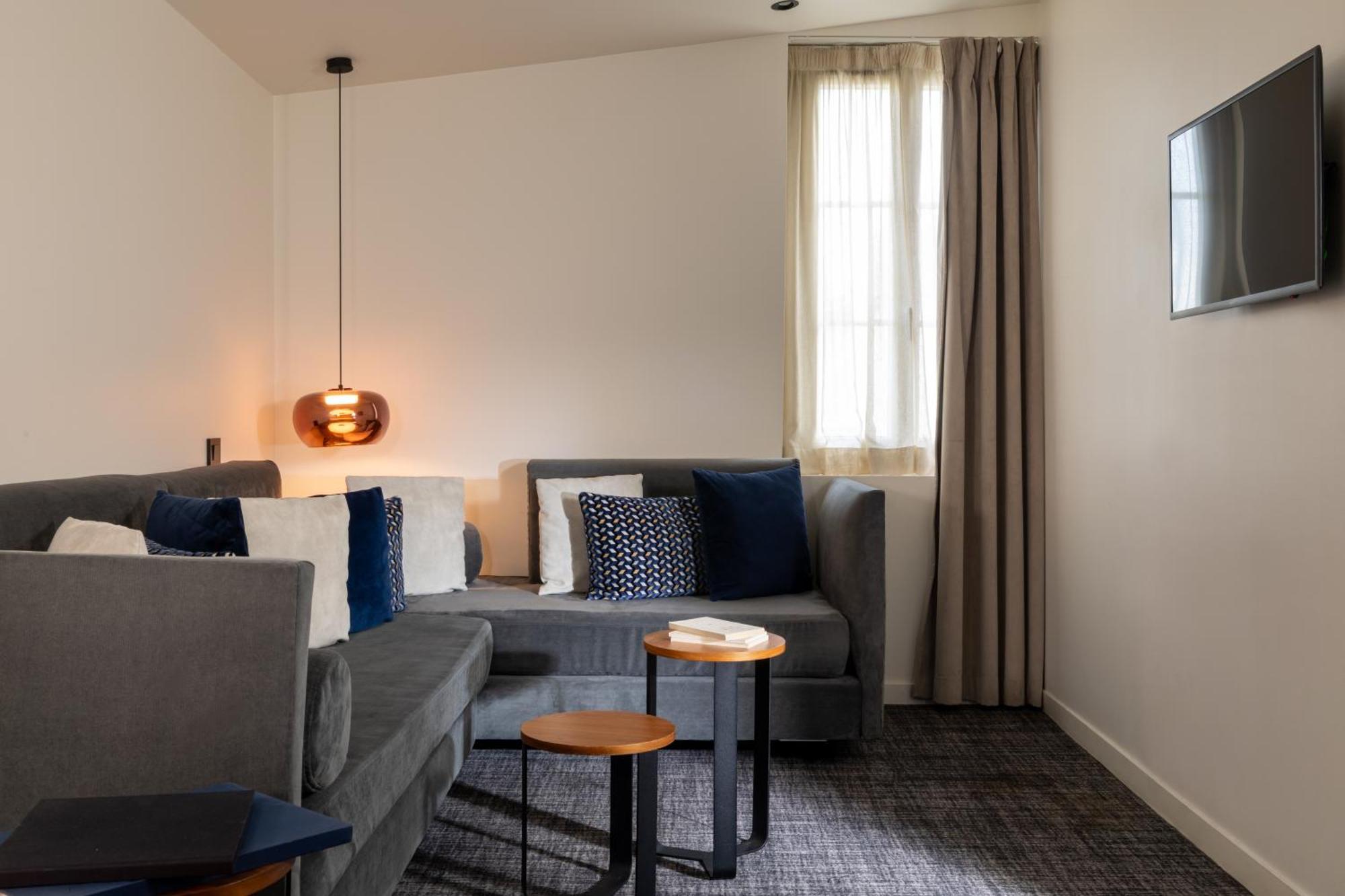 Junior Suite,1739366952:JPEG
