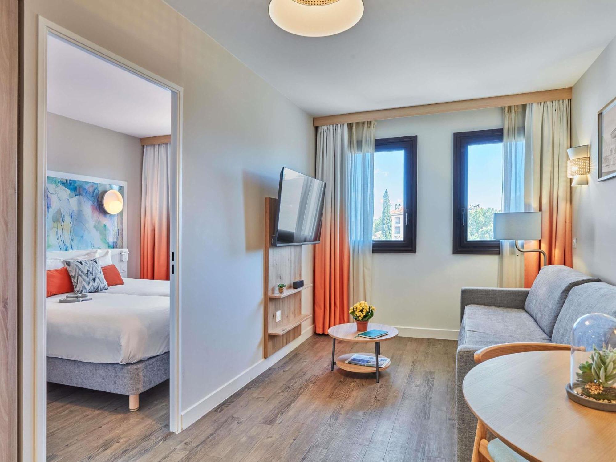 One-Bedroom Apartment,338899465:JPEG