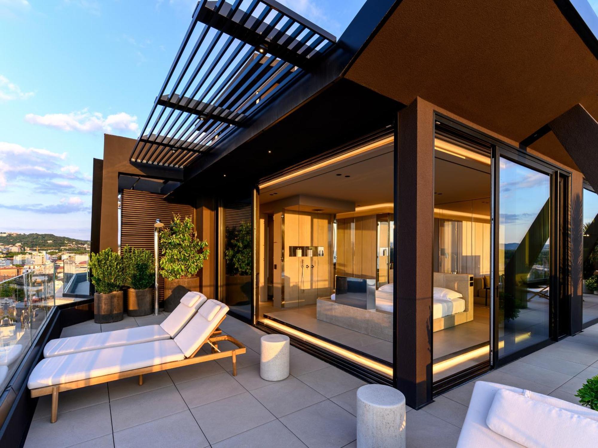 Victoria Penthouse