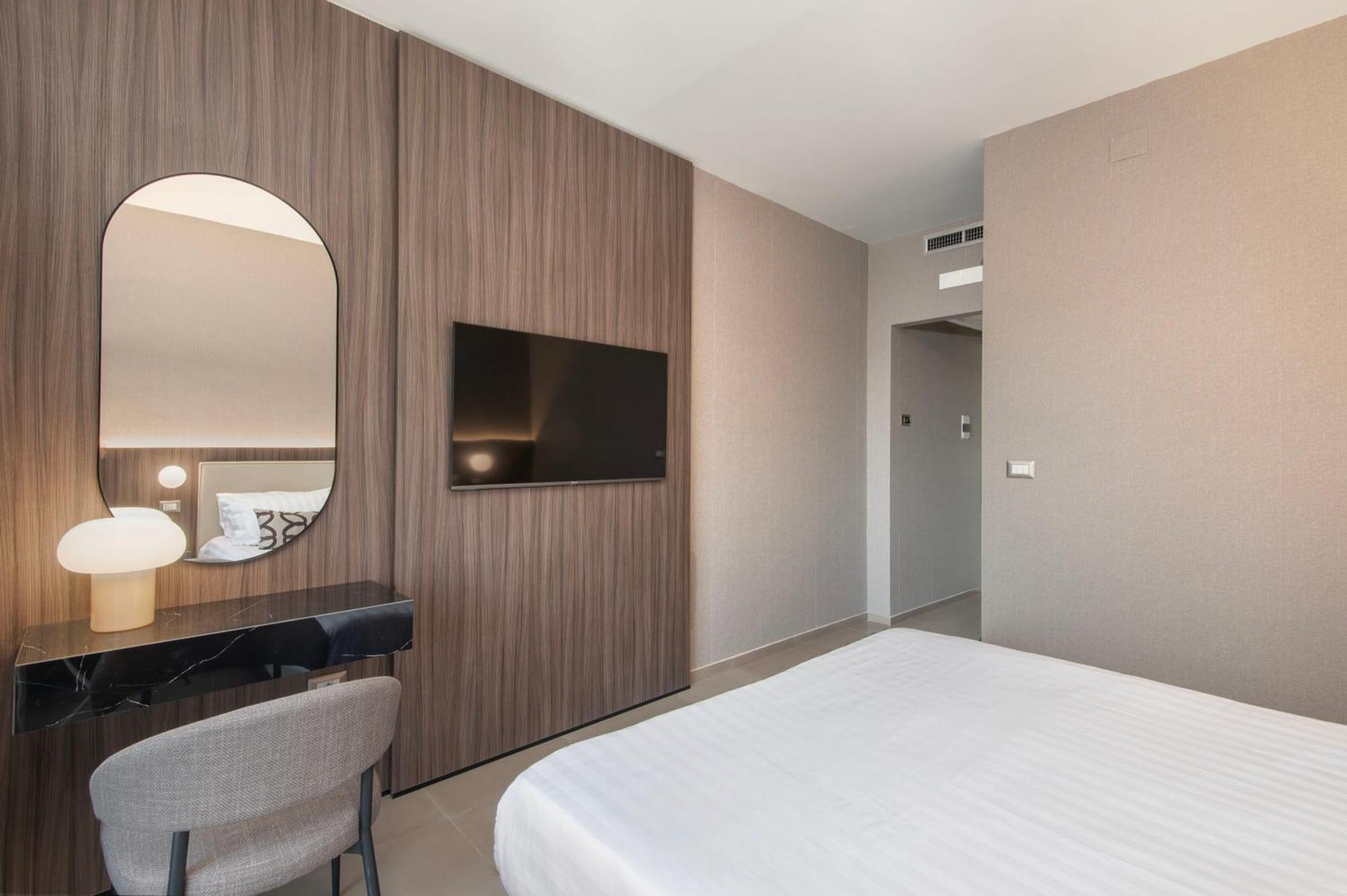 Standard Double or Twin Room,1739369852:JPEG