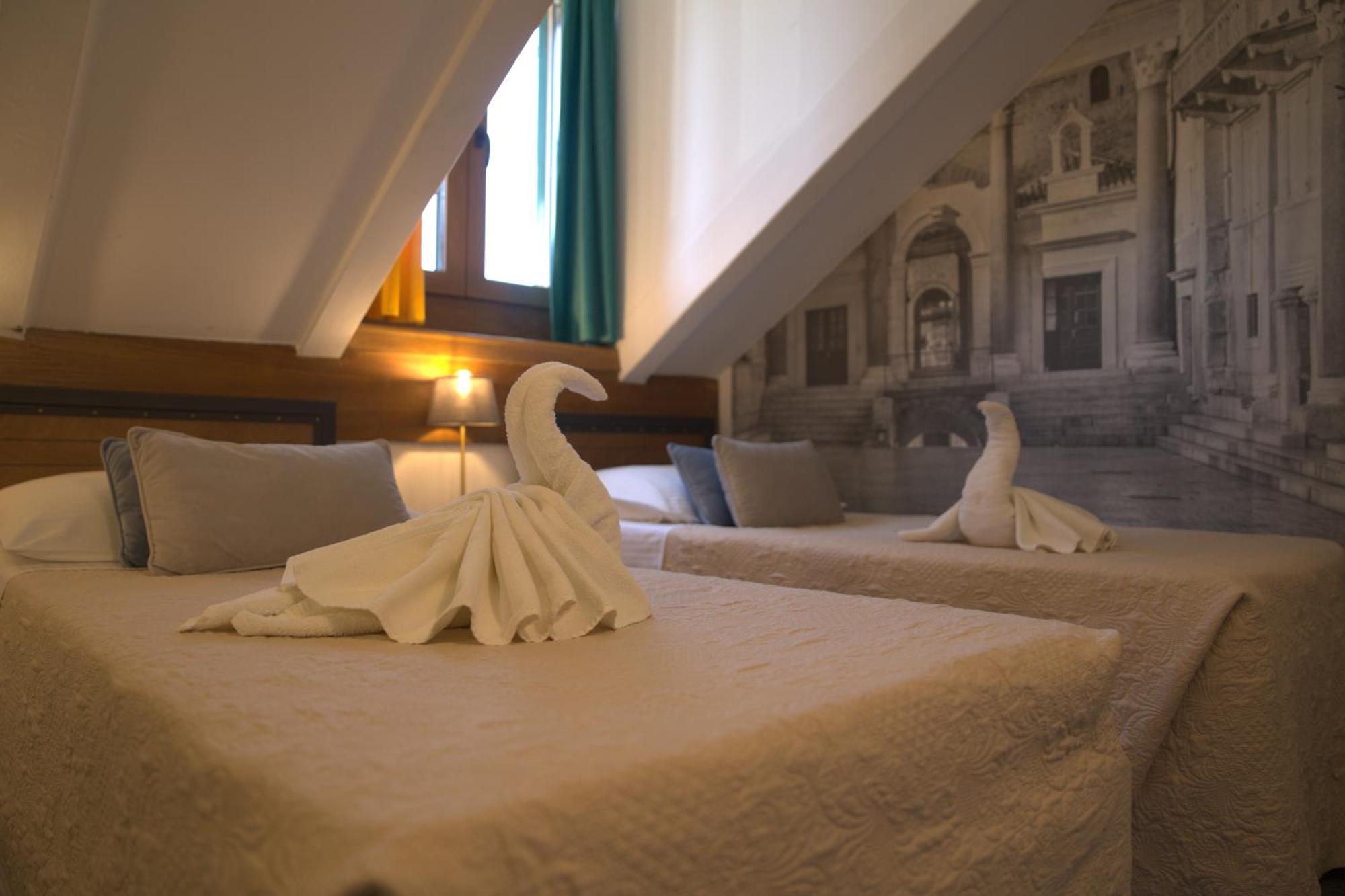 Economy Twin Room