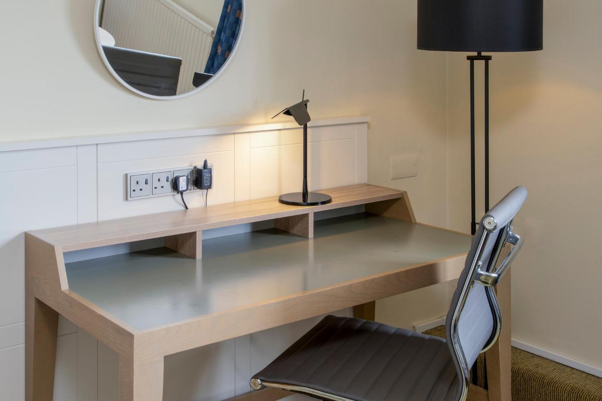 2 Single Standard 25sqm
