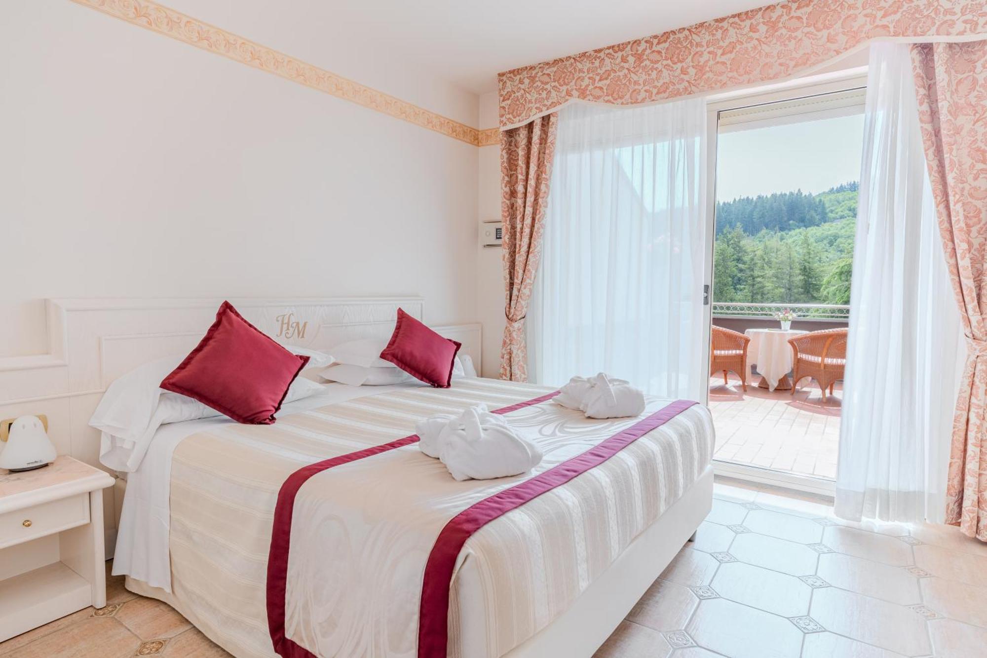 Superior Double or Twin Room Lake View