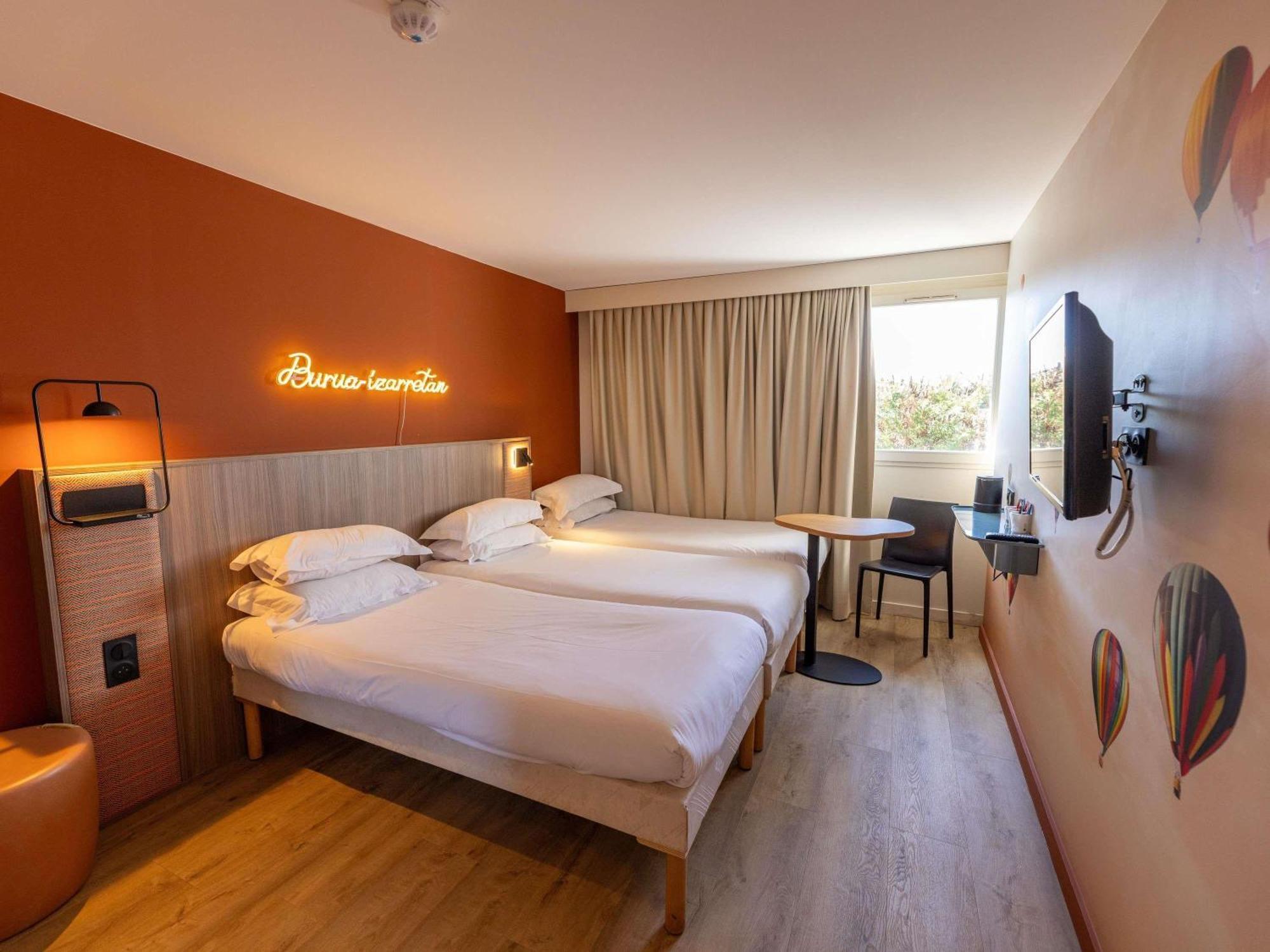 Triple Room,1739380219:JPEG