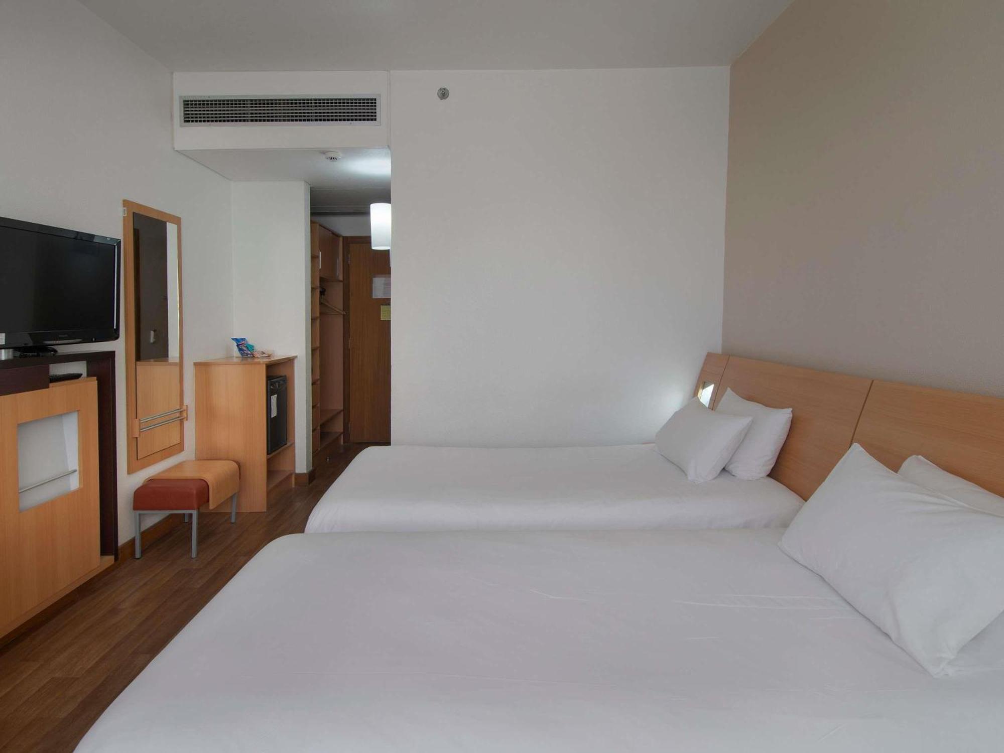 Standard Room Two Single Beds