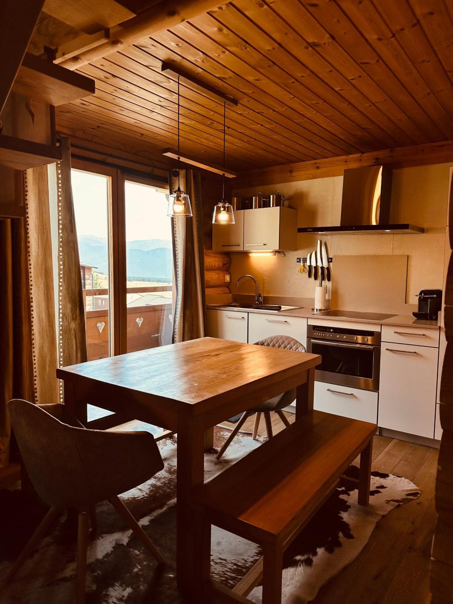 Three-Bedroom Apartment Mountain View