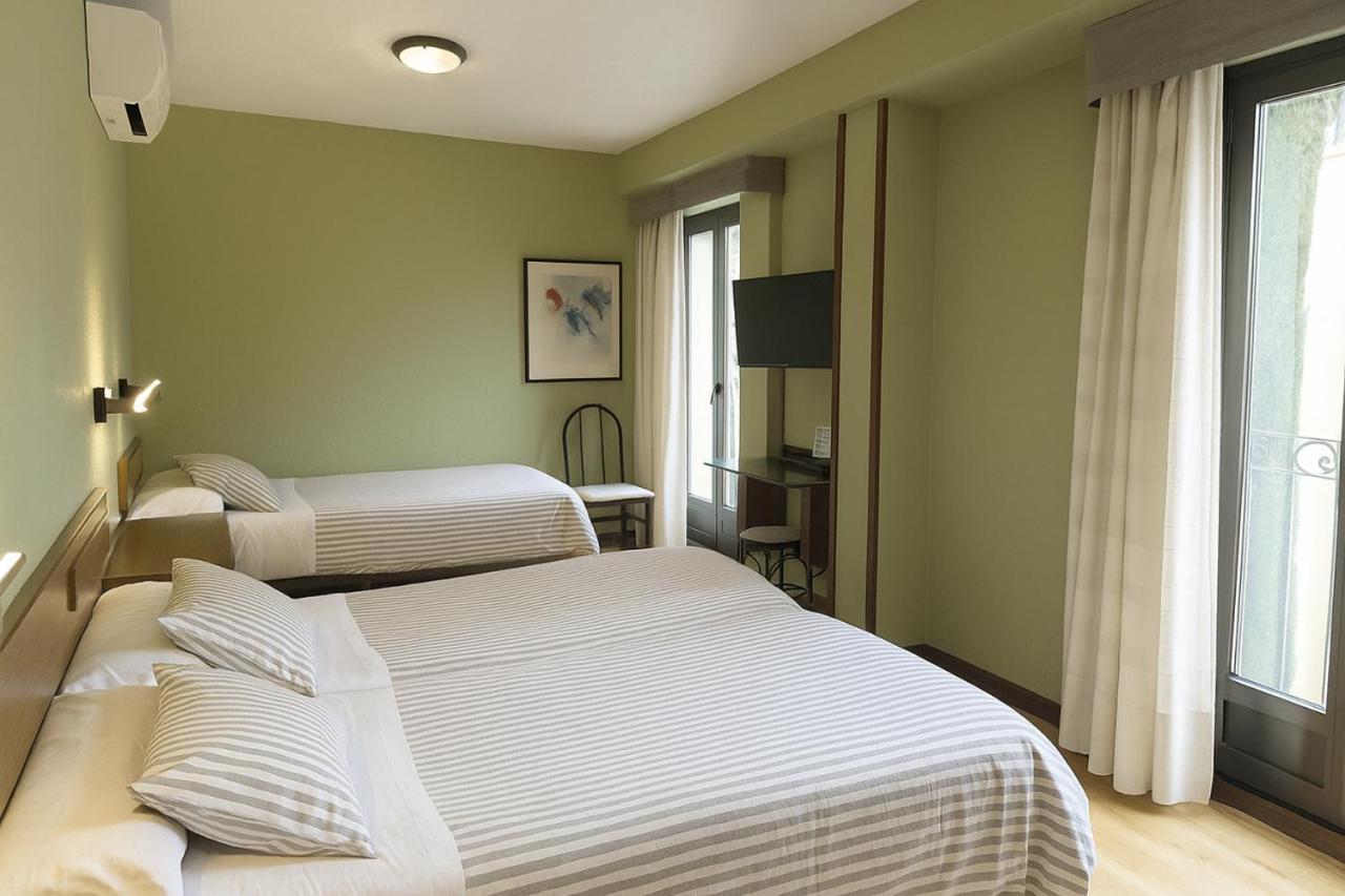 Triple Room,1739386838:JPEG