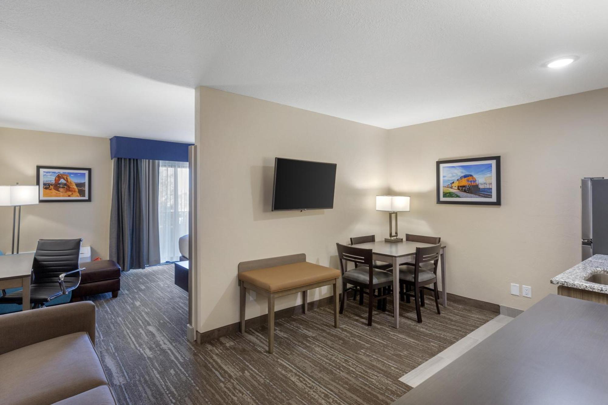 King Suite with Sofa Bed - Non-Smoking
