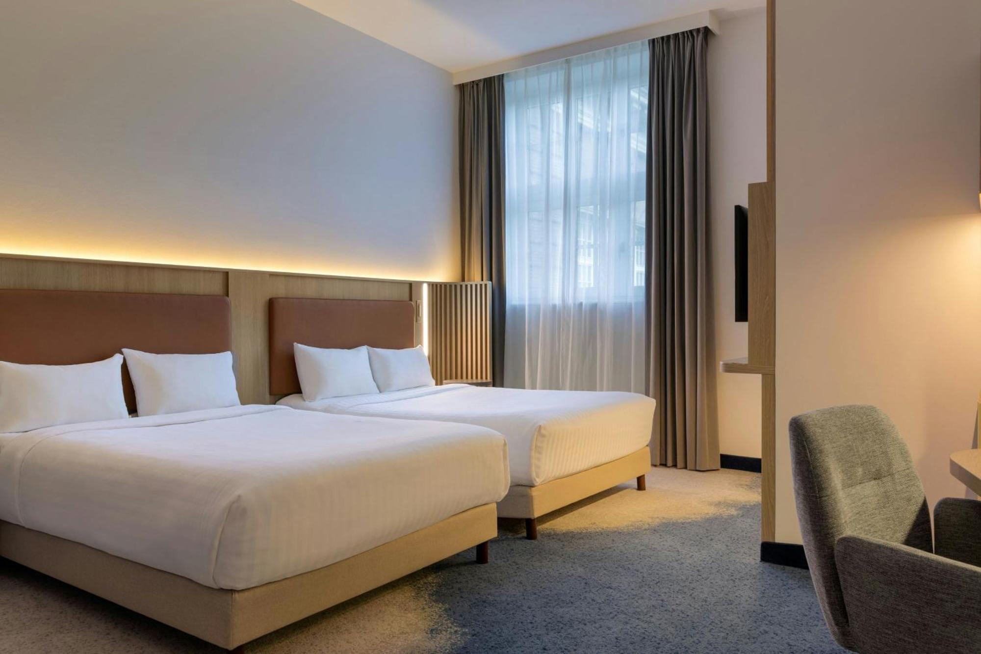 Superior Room Guest room 2 Queen Lloyd Building