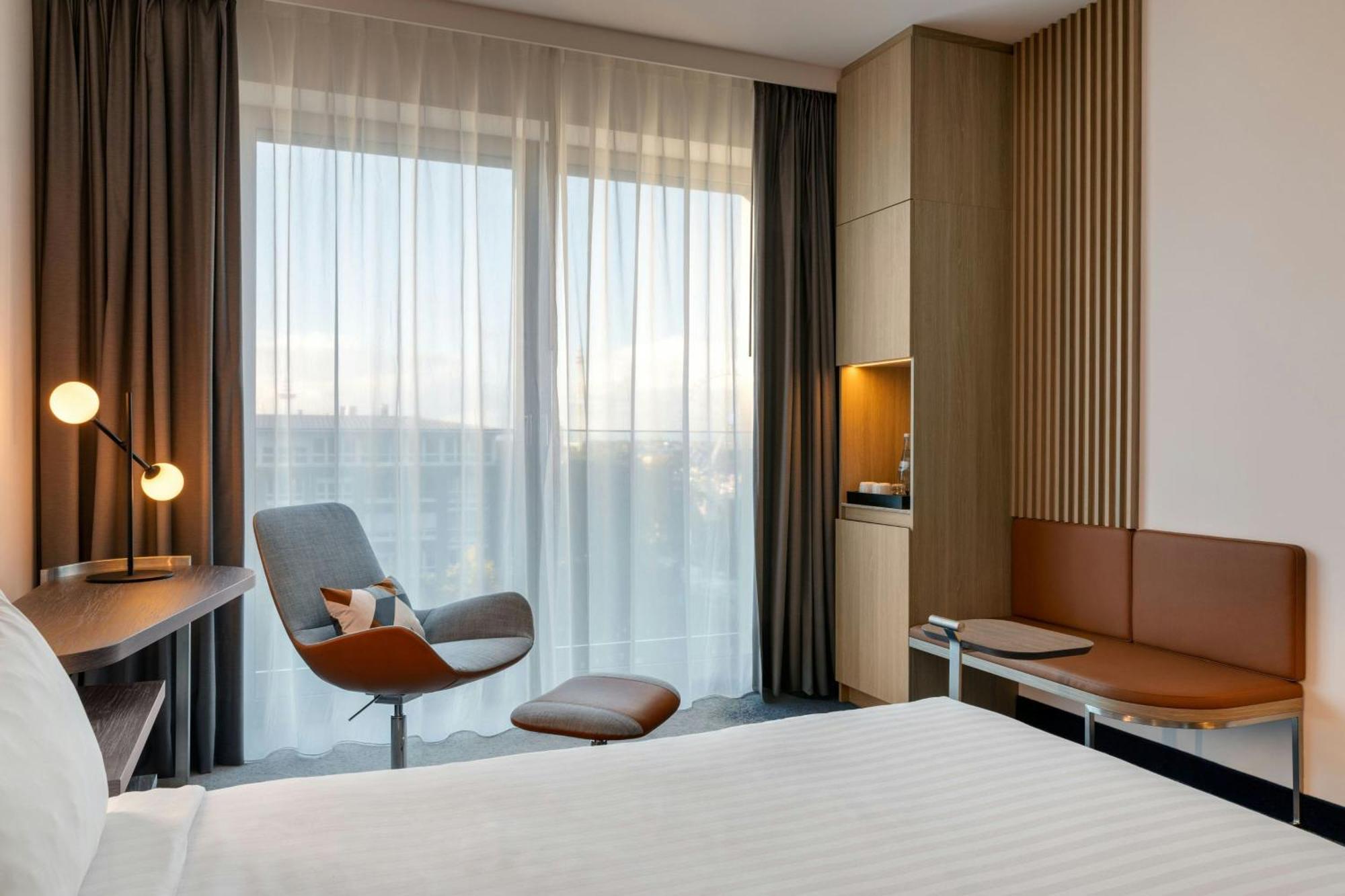Room Guest room 1 King Conference Building