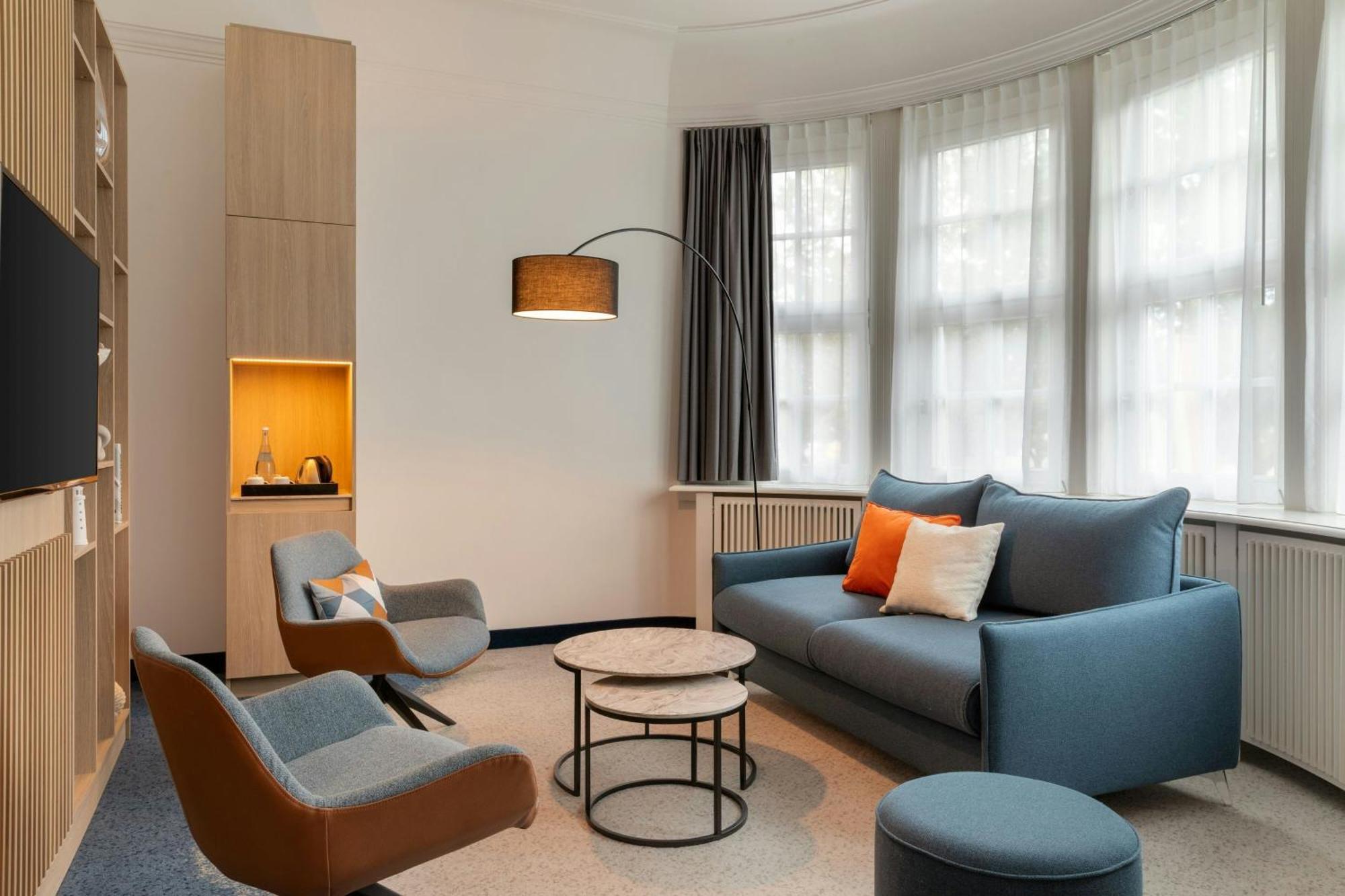 Suite Lloyd Building
