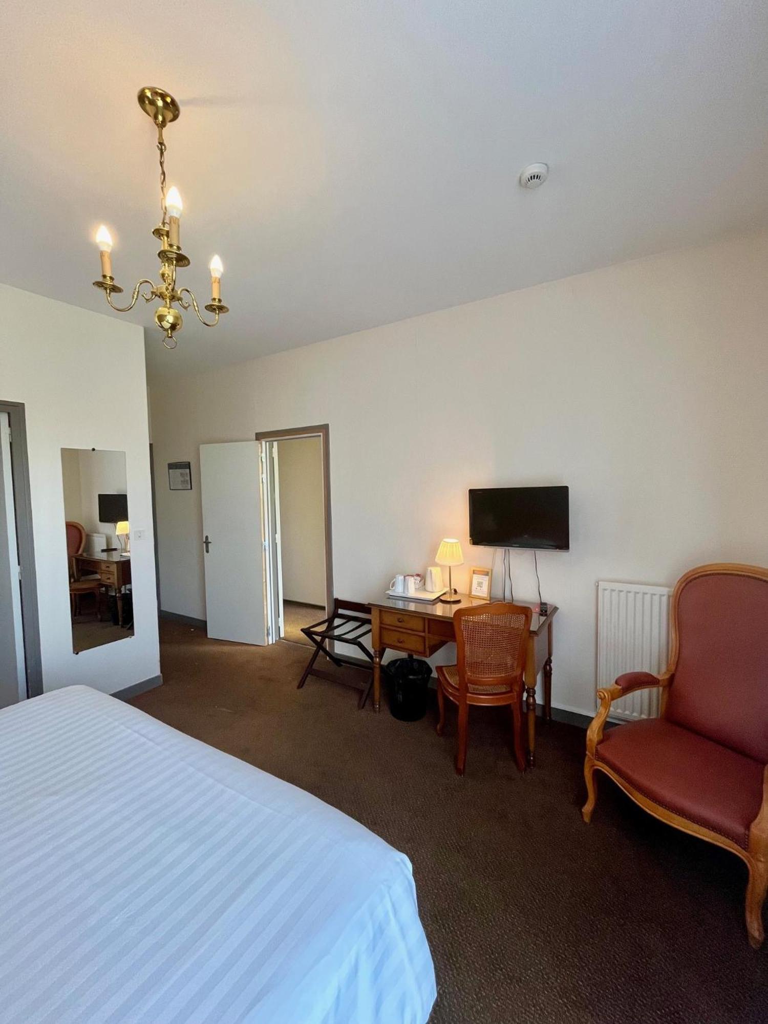 Triple Room,1739397437:JPEG