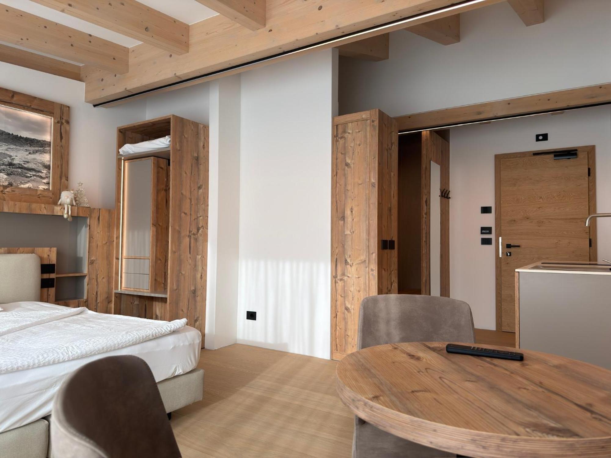 Deluxe Junior Suite,1739401672:JPEG