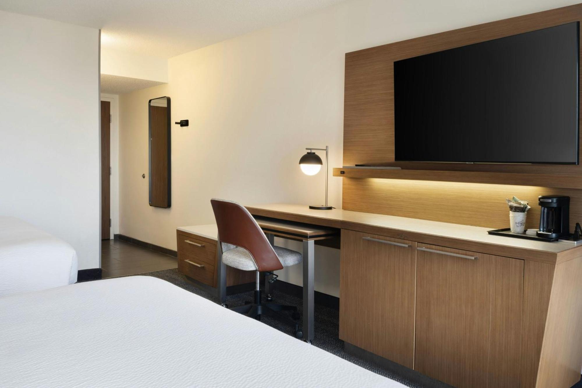 Queen Room Two Queen Beds Bathtub Mobility Access or Hearing Accessible