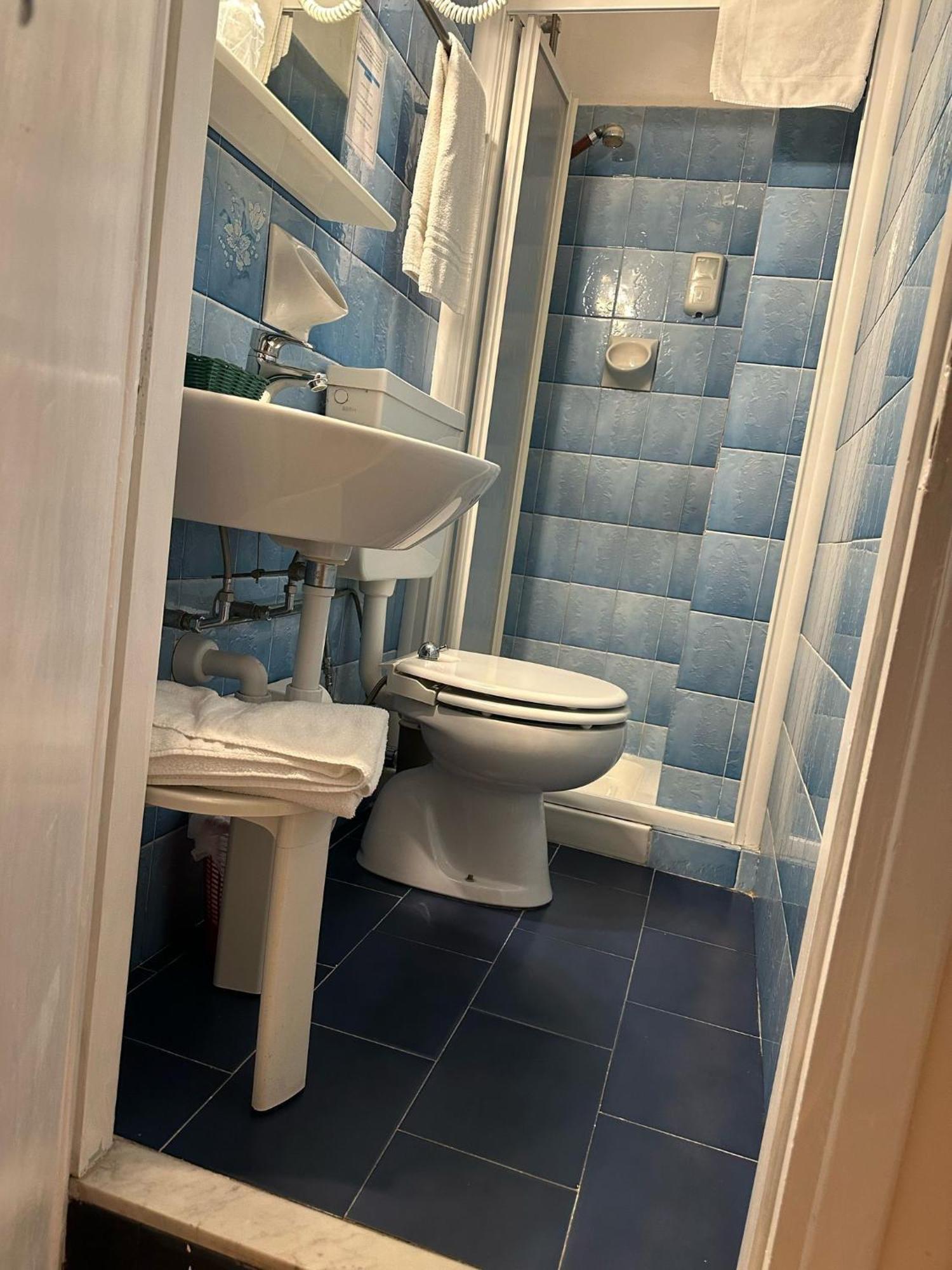 Single Room,1739402660:JPEG