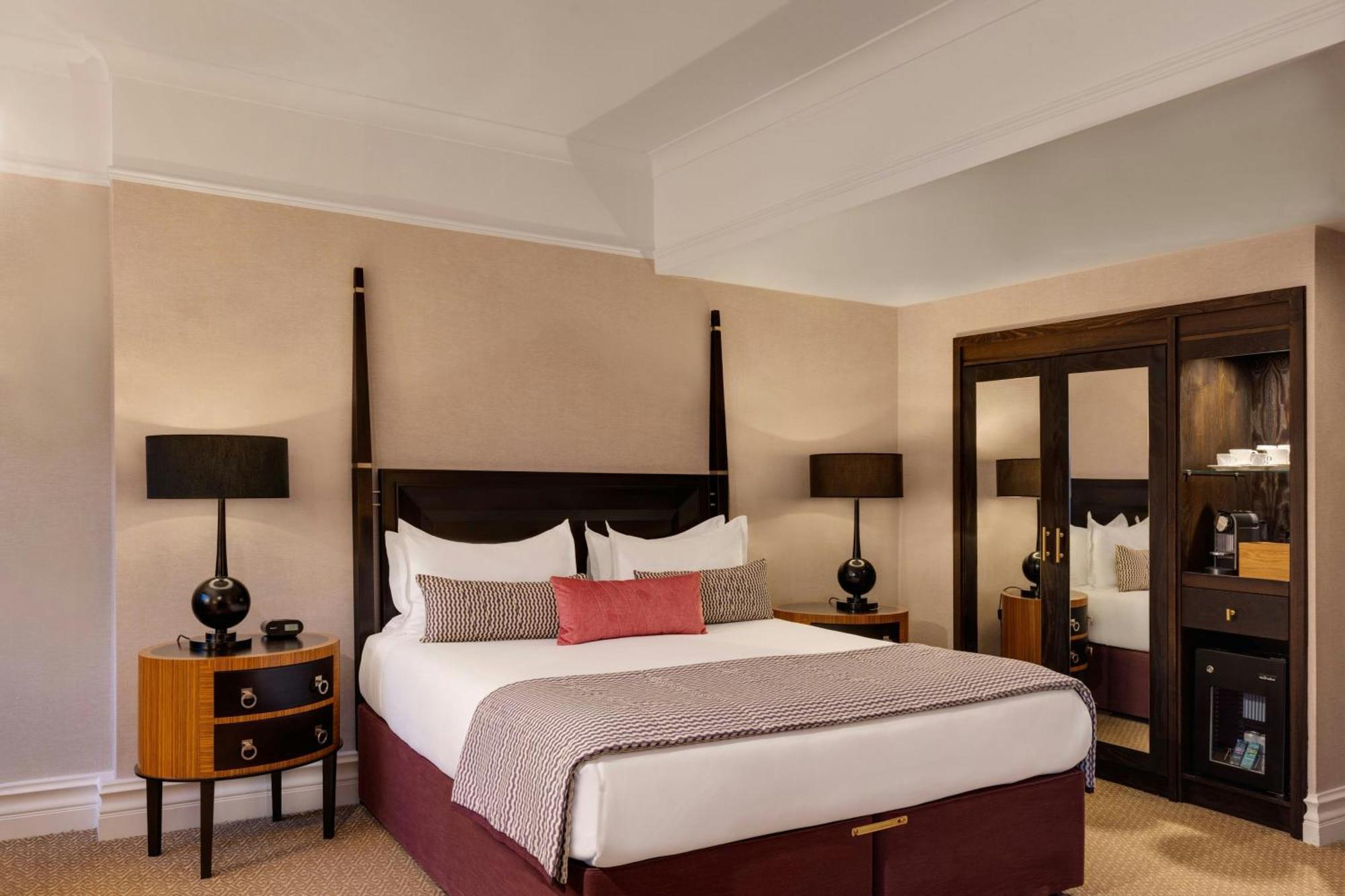 Executive Larger Guest room 1 King