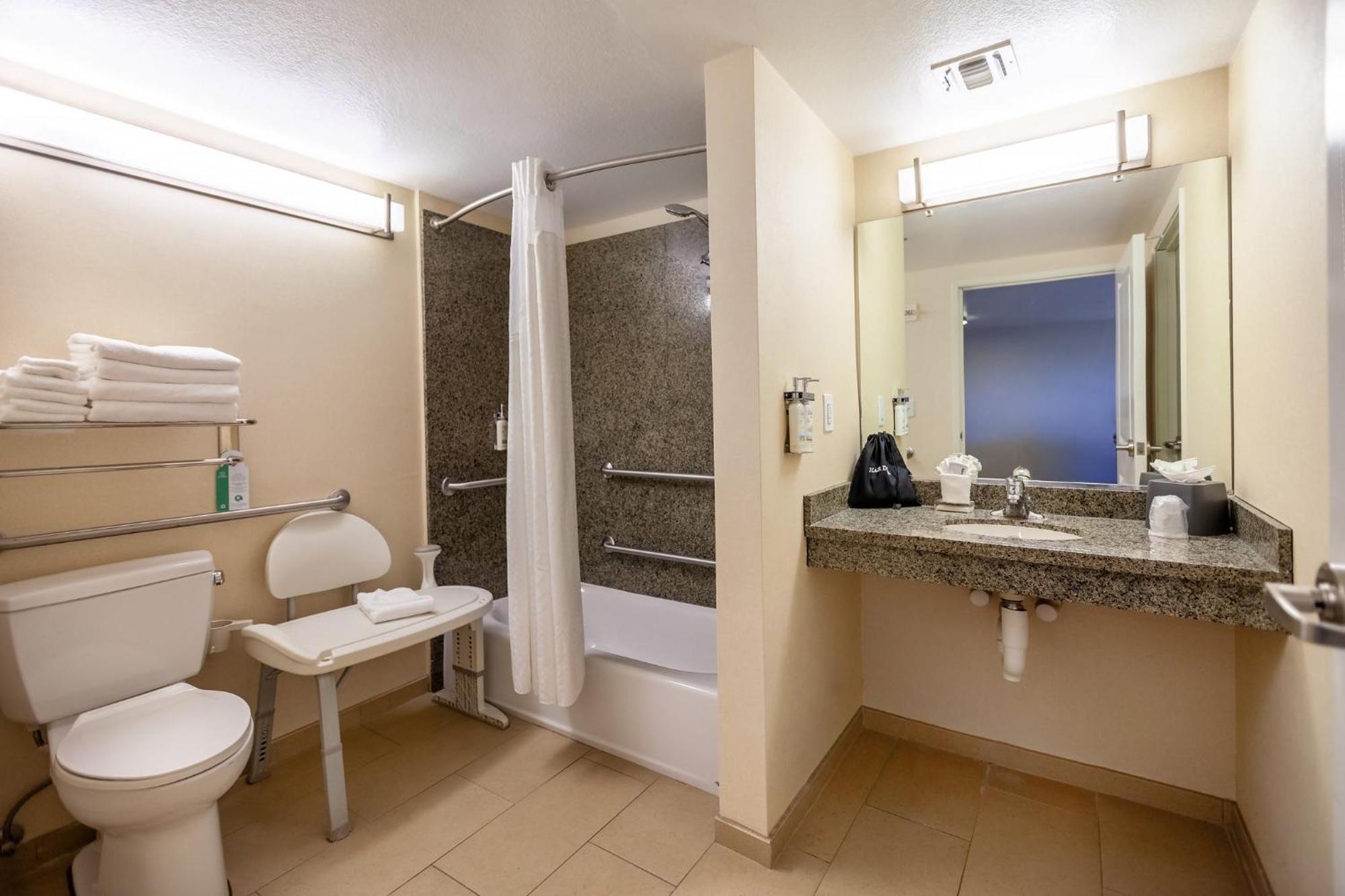 Standard King Room Accessible Tub Mobility Access,1765223168:JPEG