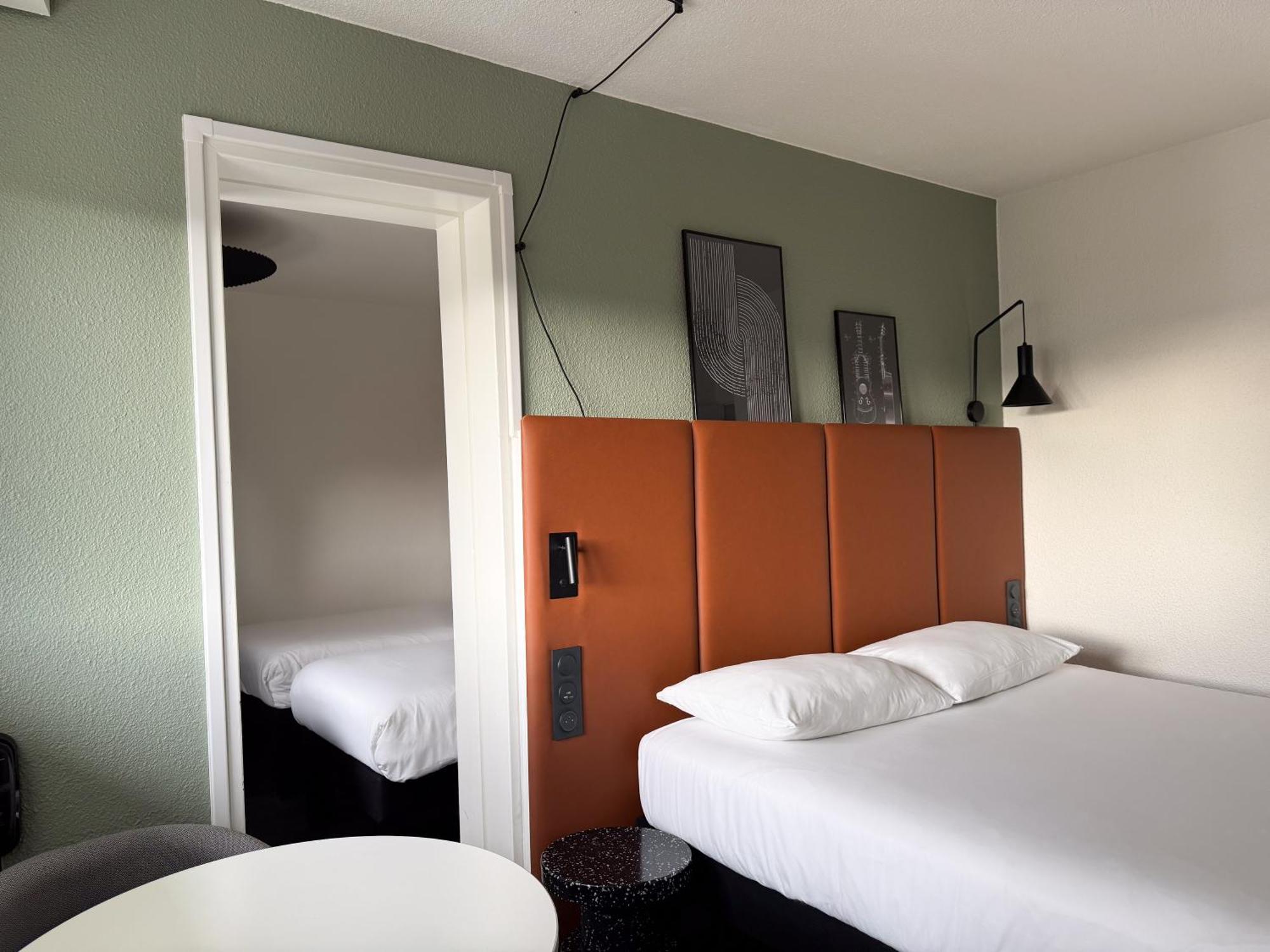 Standard Room Double Bed Twin Beds,1739409669:JPEG