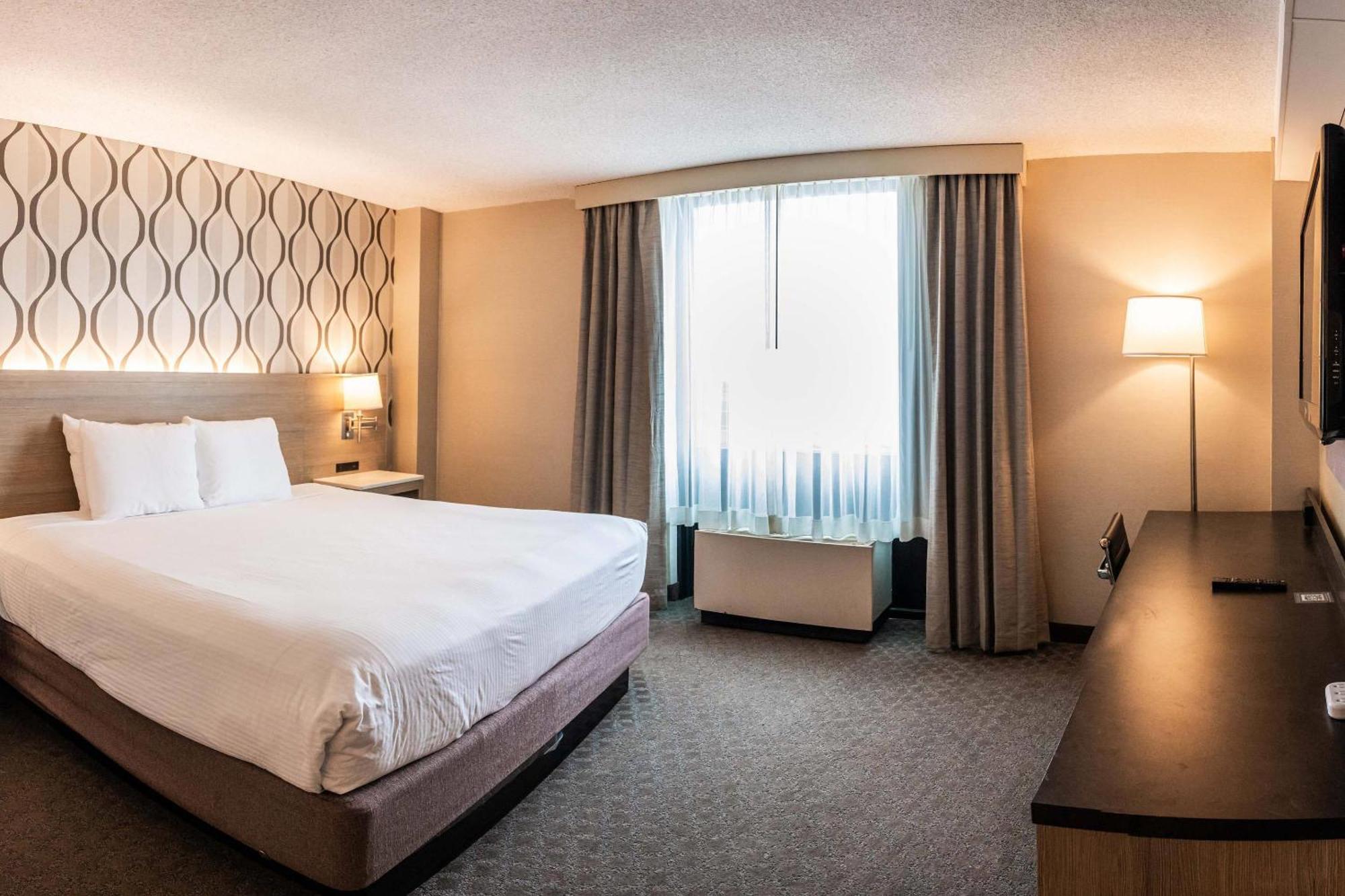 Premium King Room Lake View,1697915227:JPEG