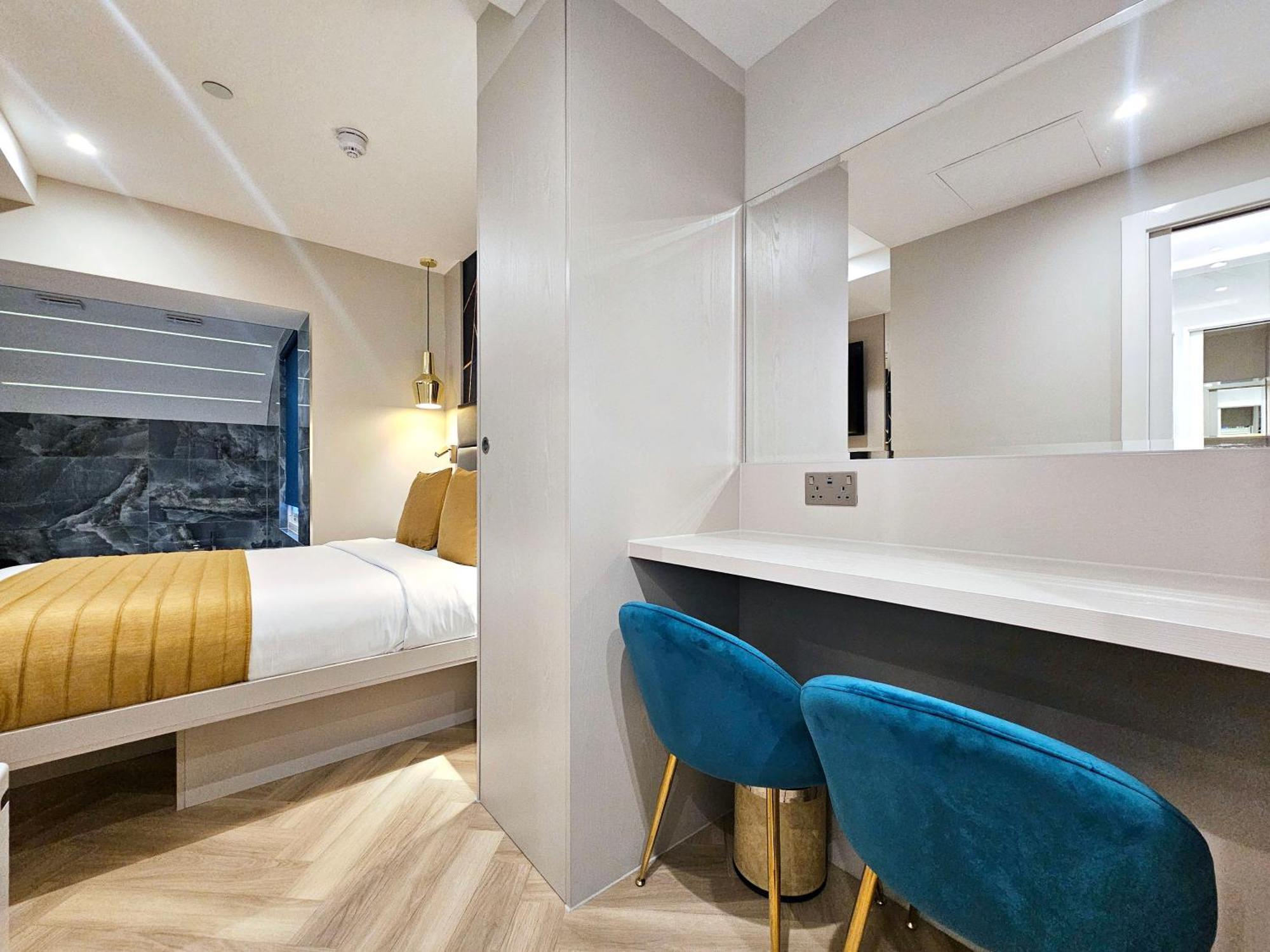 Signature Jacuzzi Suite
