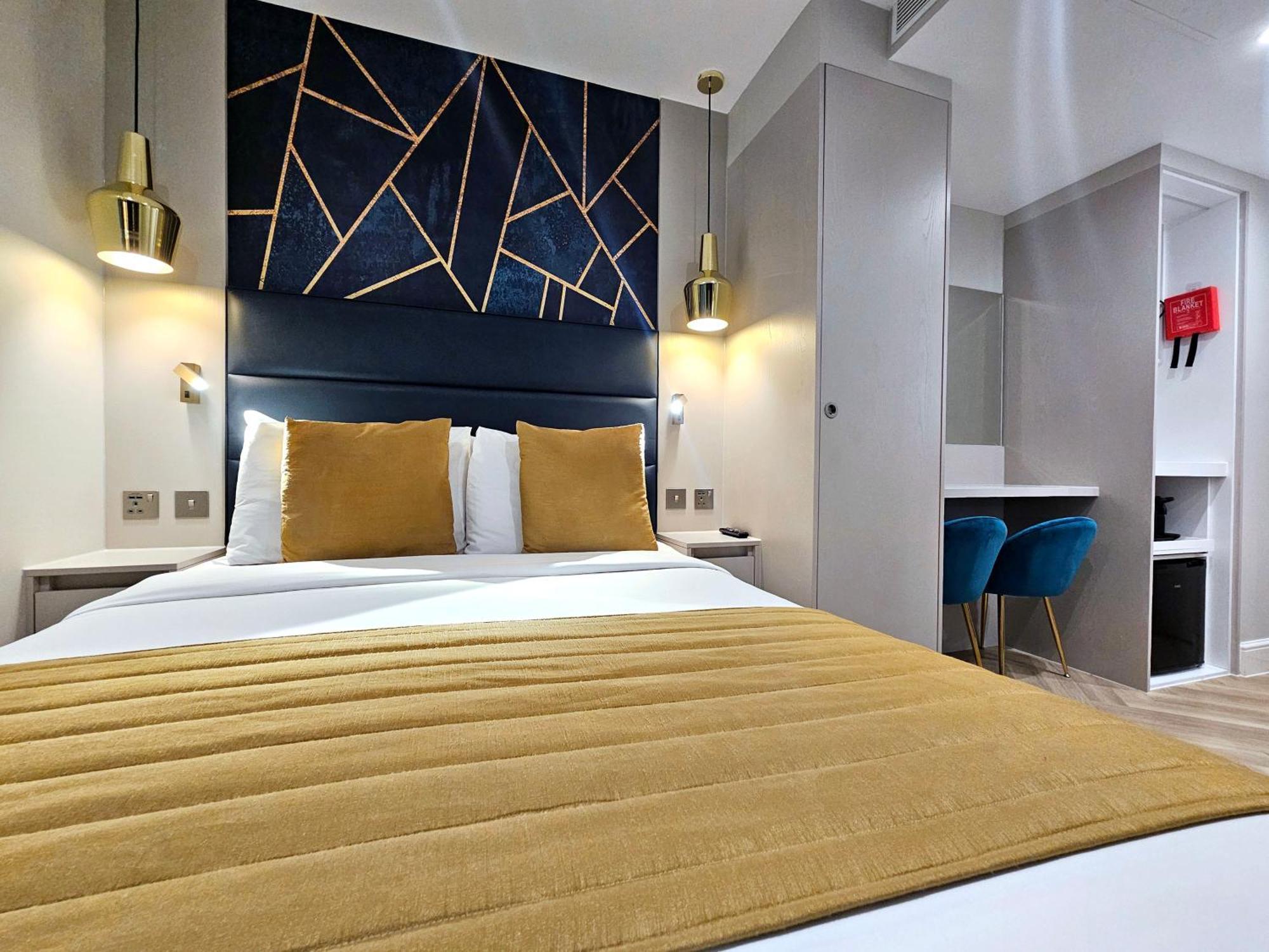 Signature Jacuzzi Suite