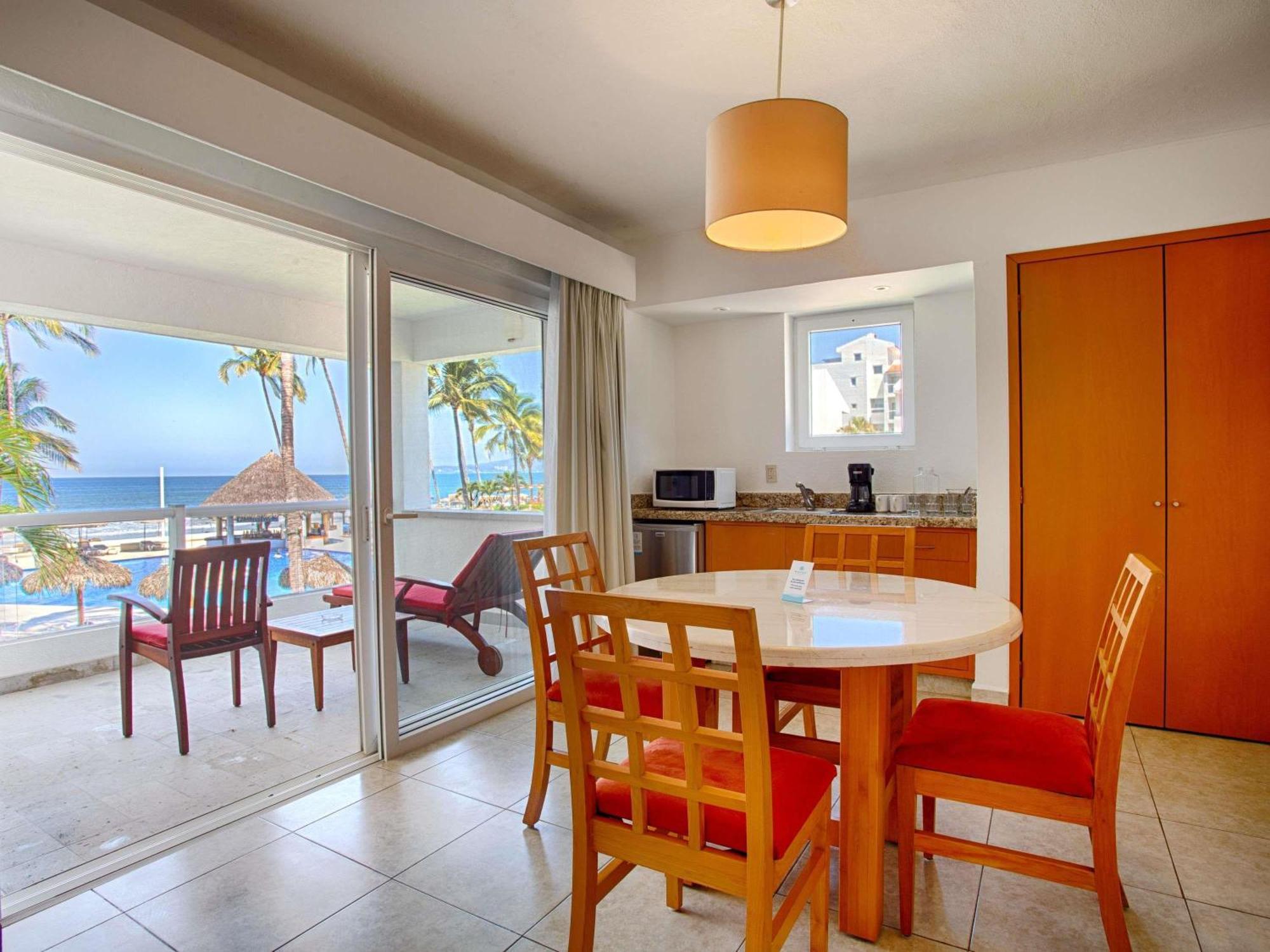 Two-Bedroom King Suite with Sofa Bed and Balcony - Ocean Front/Two Bathrooms