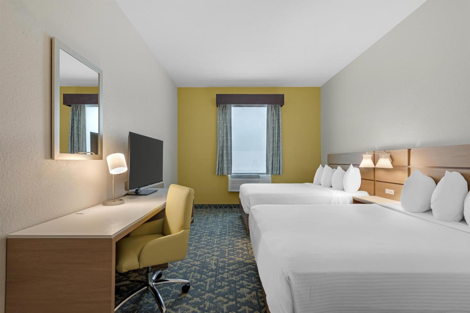 Queen Room with Two Queen Beds - Non-Smoking