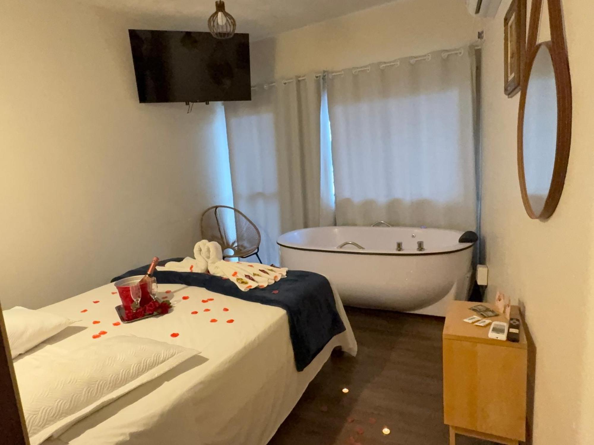 Queen Room Spa Bath