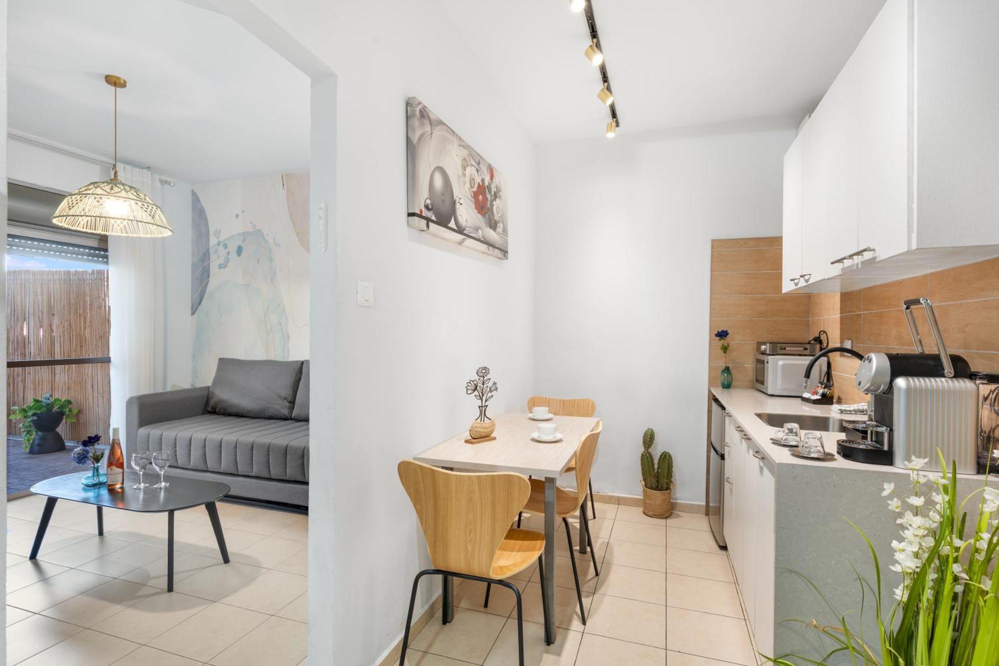 Family Garden Apartment