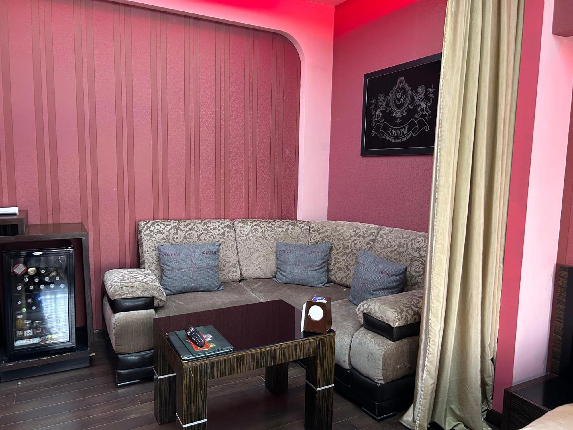 Junior Suite,1739439649:JPEG