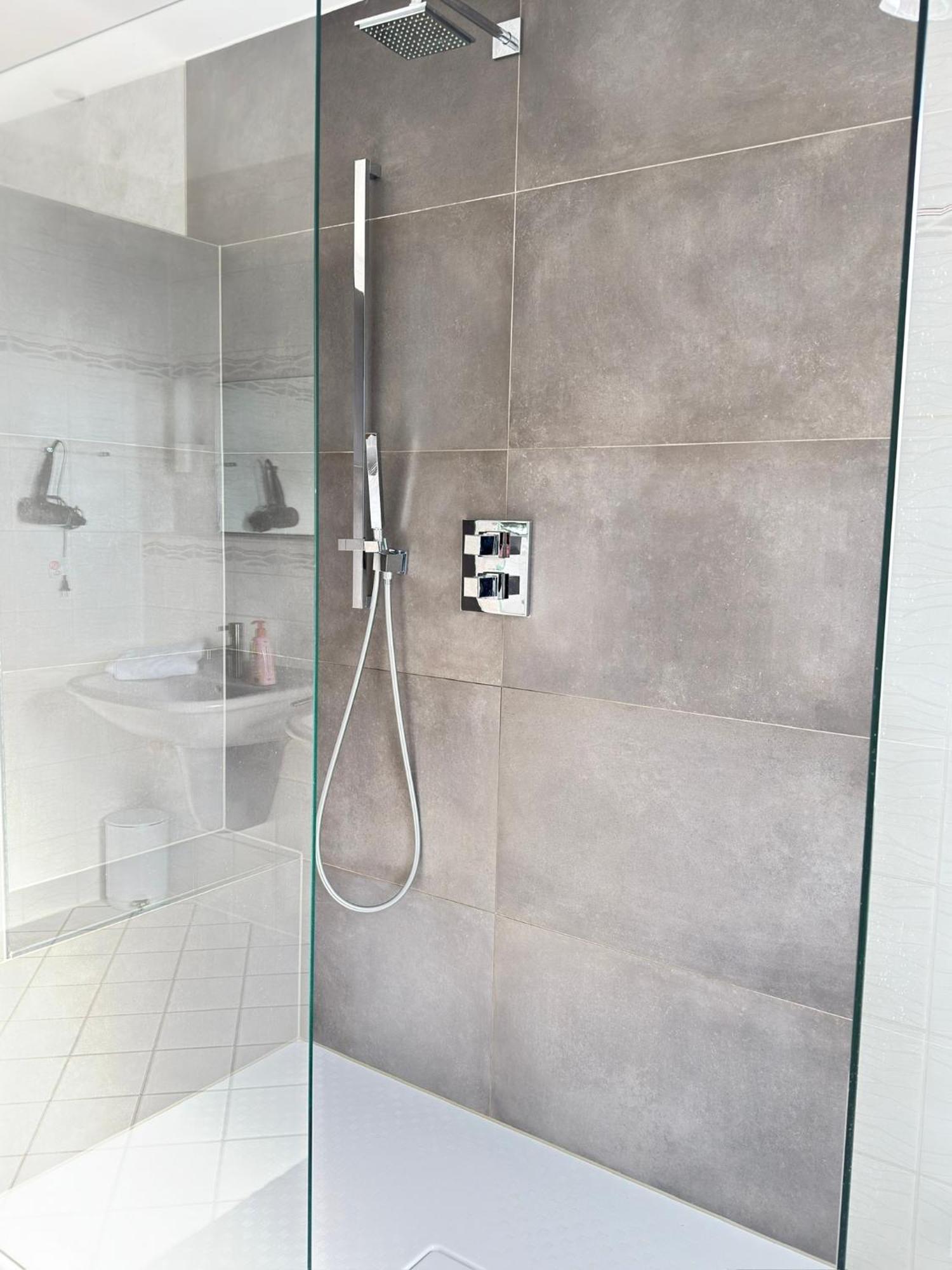 Double Room Private Bathroom
