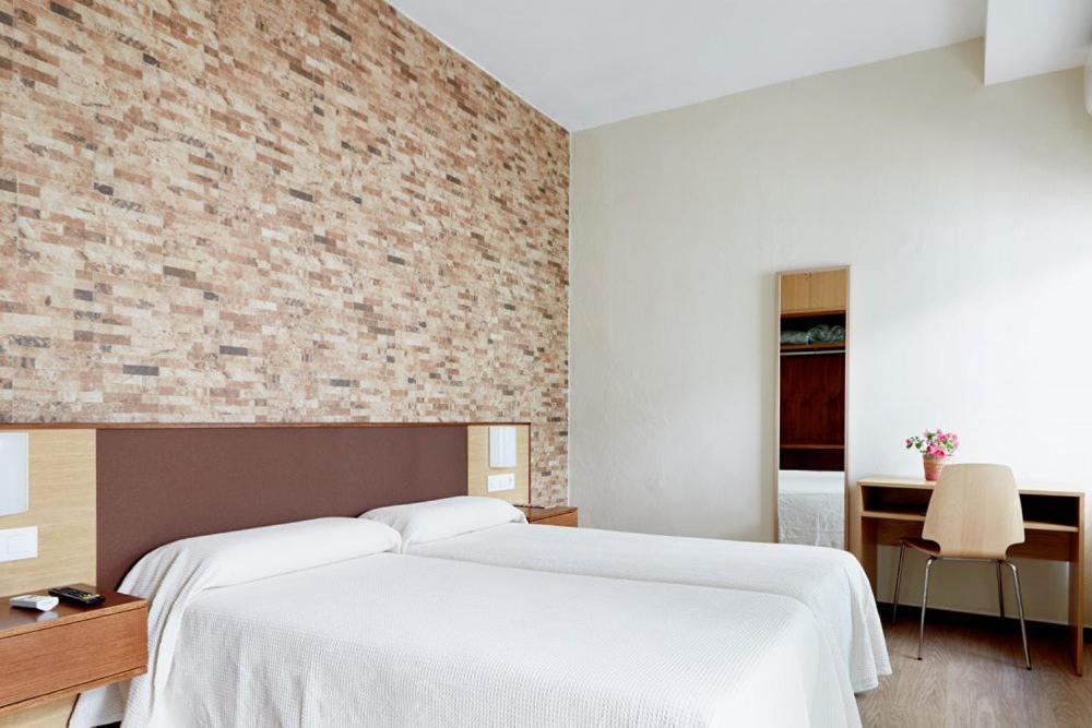 Large Double or Twin Room