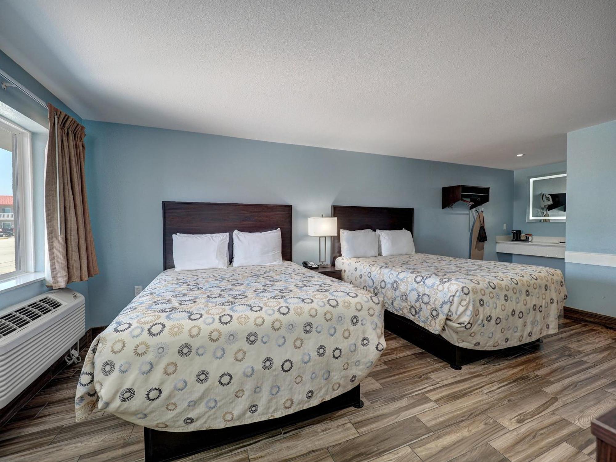 Deluxe Queen Room Two Queen Beds Smoke