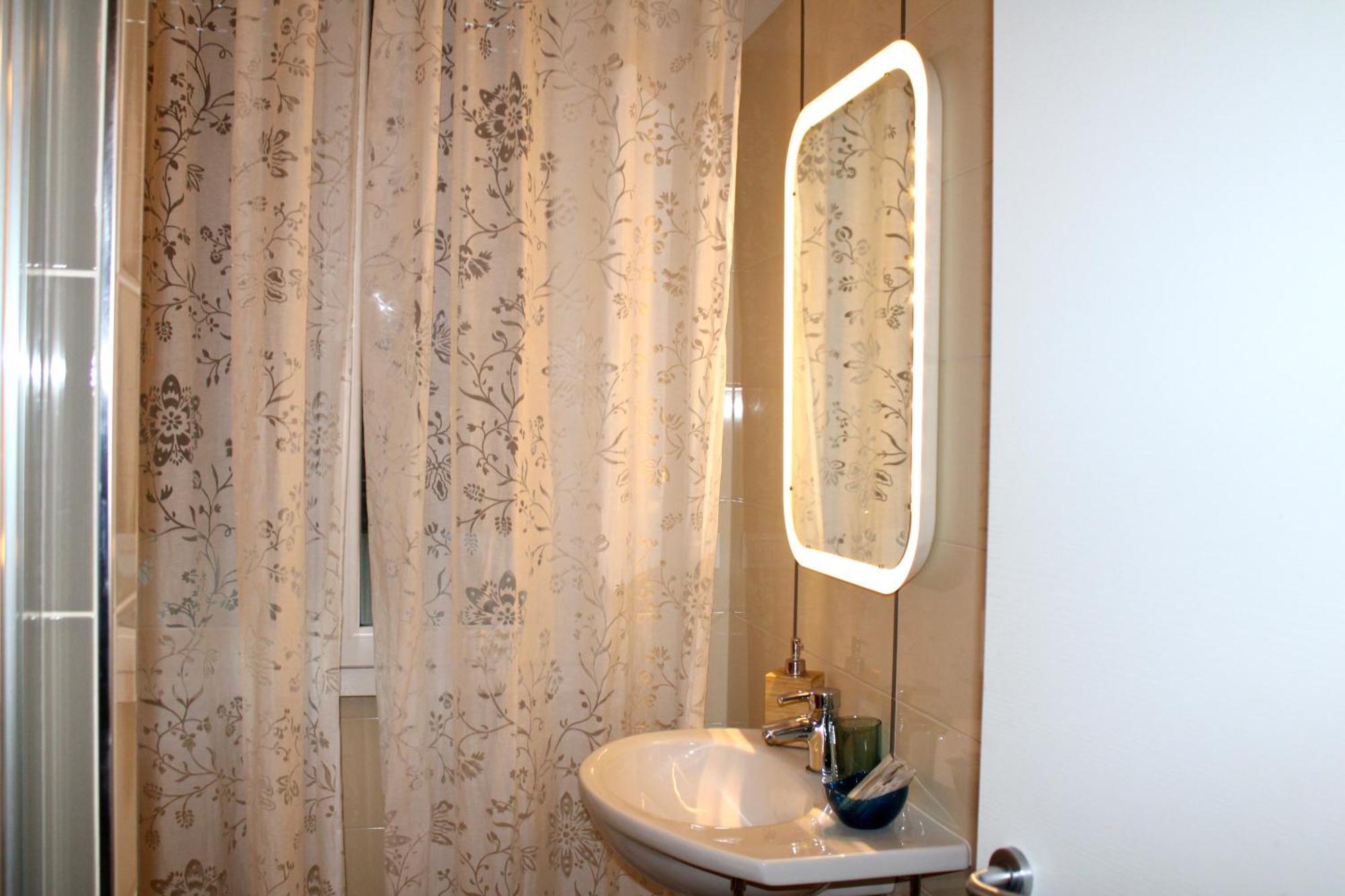 Double Room Private Bathroom