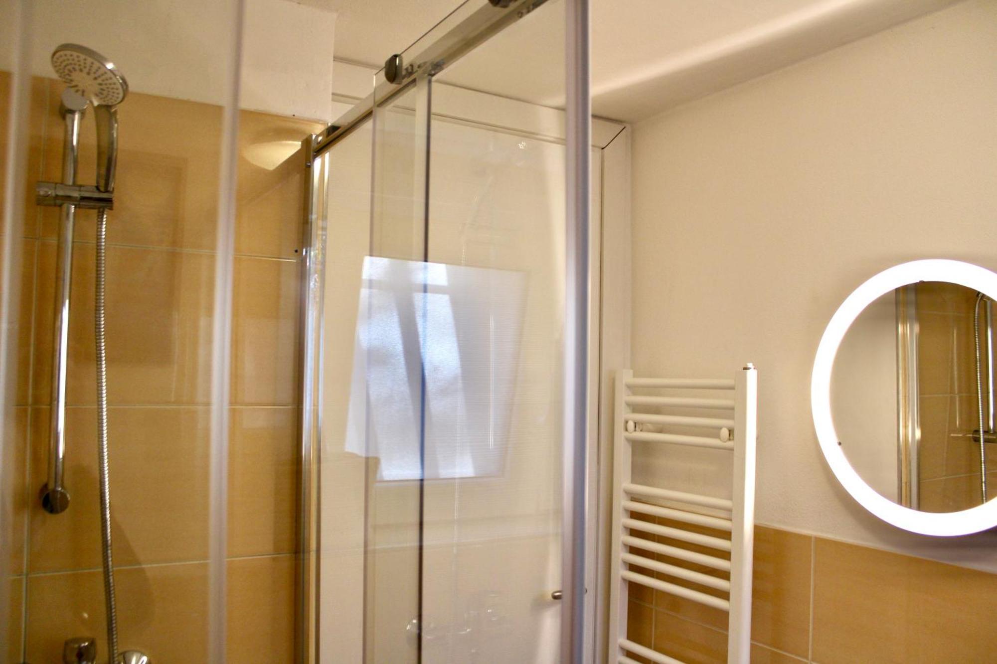Single Room Private Bathroom