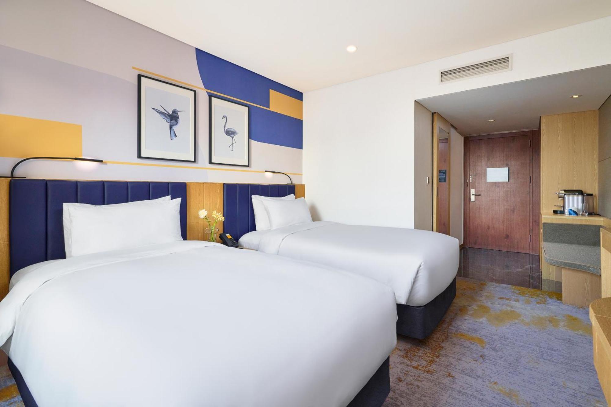 Deluxe Twin Room City View