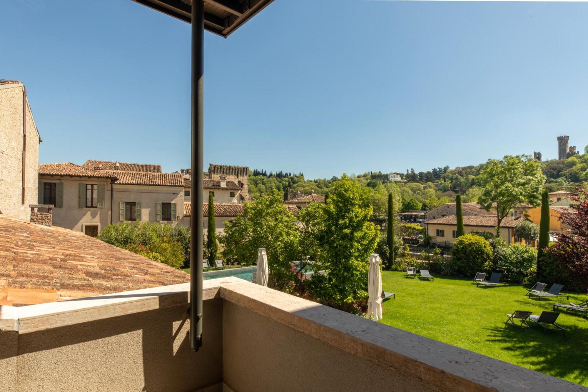 Double Room Terrace,1758418989:JPEG