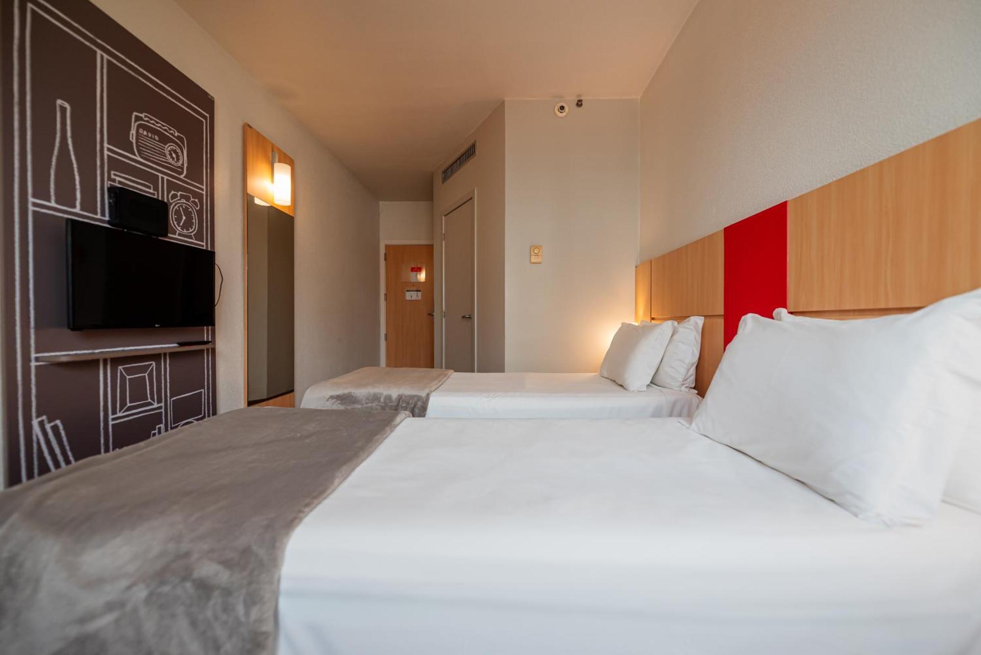 Standard Twin Room,1739484105:JPEG