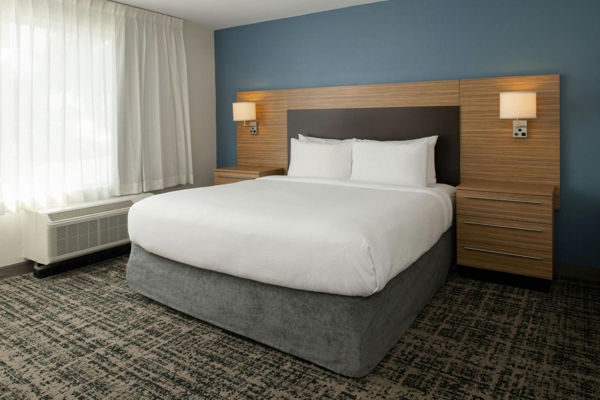One-Bedroom King Suite