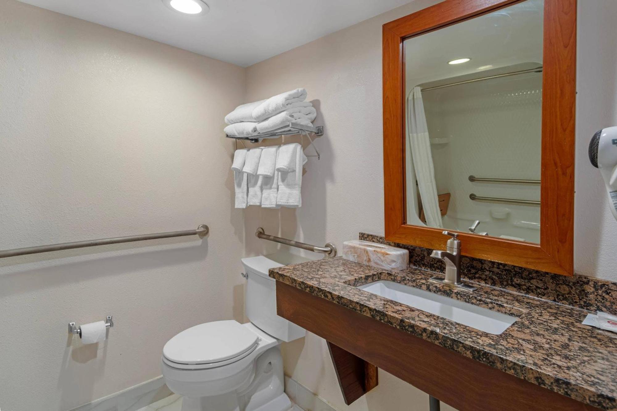 King Room Accessible Tub Accessible or Non-Smoking,1739490190:JPEG
